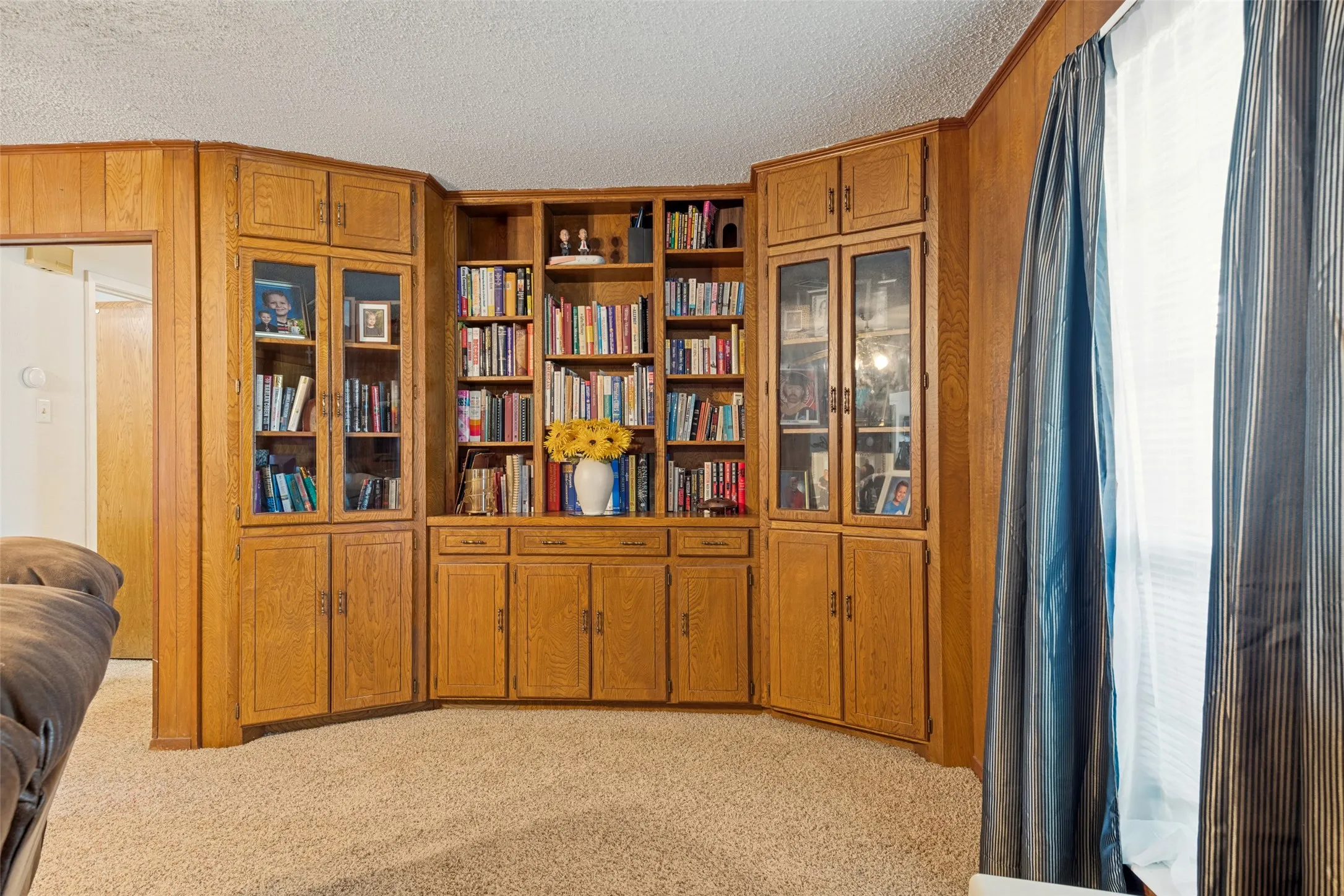 Single Family Residence For Sale in Hunt County , 6700 Sayle Street, Greenville, Texas 75402, 3 Bedroom, 2 Bathroom, 2 Garage spaces, 1,523 Sqft, built in 1977, mls#21344251, Real Estate Agent in Greenville, Homes For Sale in Hunt county, Homes For Sale in Greenville, Realtor in Greenville Texas, Real Estate Brokerage Independent Realty Texas, Luminita Cordes Realtor