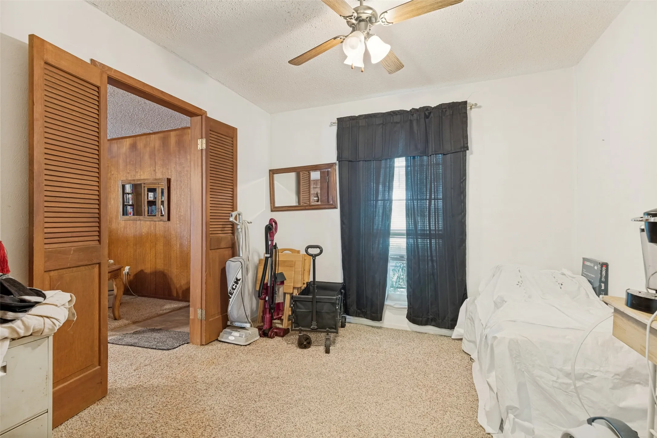 Single Family Residence For Sale in Hunt County , 6700 Sayle Street, Greenville, Texas 75402, 3 Bedroom, 2 Bathroom, 2 Garage spaces, 1,523 Sqft, built in 1977, mls#21344251, Real Estate Agent in Greenville, Homes For Sale in Hunt county, Homes For Sale in Greenville, Realtor in Greenville Texas, Real Estate Brokerage Independent Realty Texas, Luminita Cordes Realtor