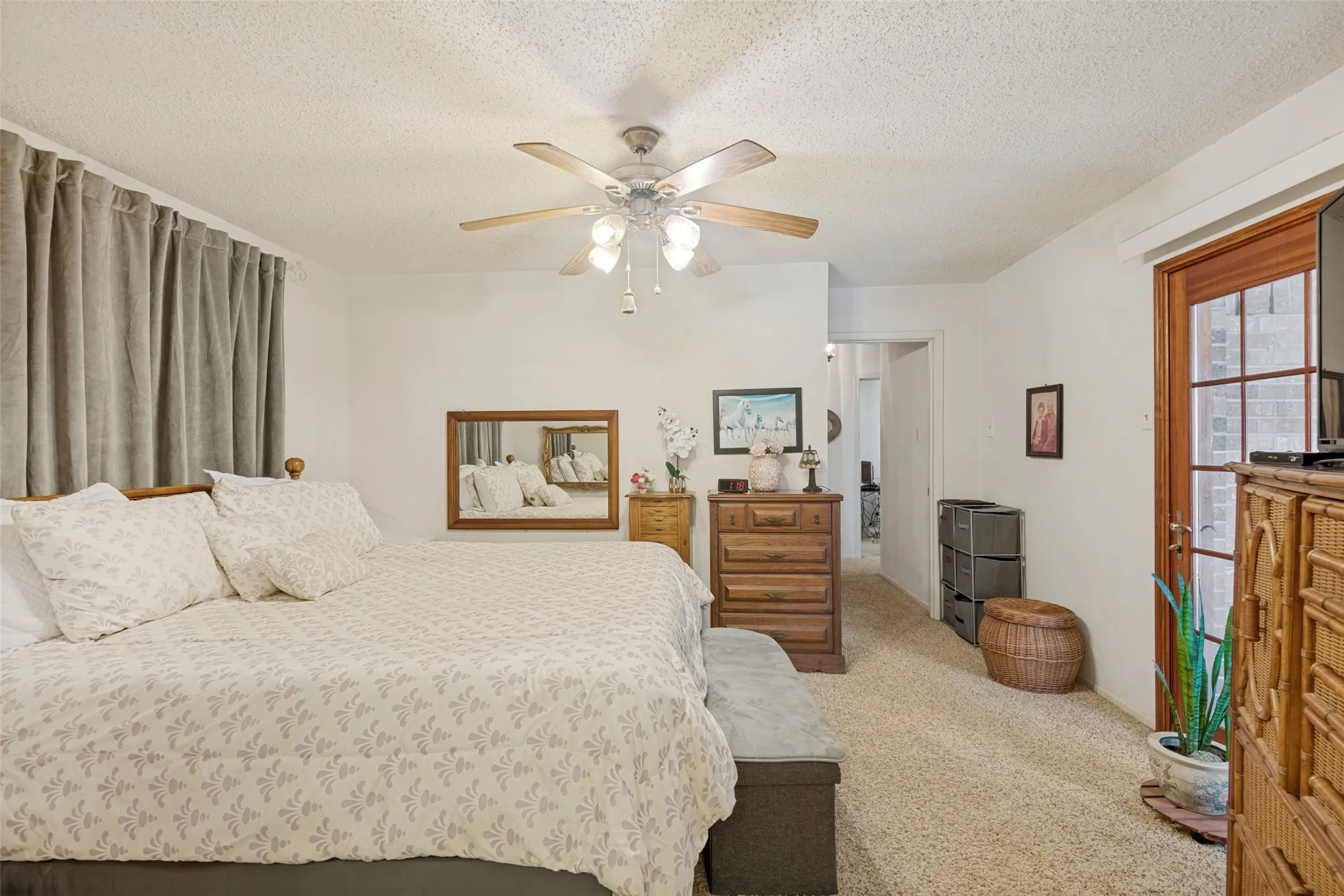 Single Family Residence For Sale in Hunt County , 6700 Sayle Street, Greenville, Texas 75402, 3 Bedroom, 2 Bathroom, 2 Garage spaces, 1,523 Sqft, built in 1977, mls#21344251, Real Estate Agent in Greenville, Homes For Sale in Hunt county, Homes For Sale in Greenville, Realtor in Greenville Texas, Real Estate Brokerage Independent Realty Texas, Luminita Cordes Realtor
