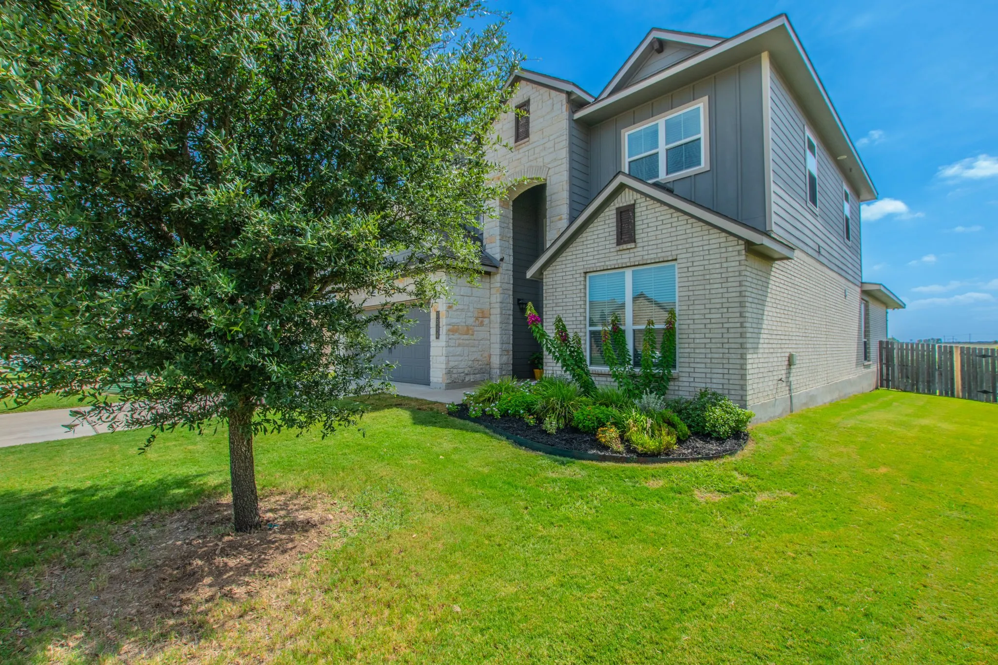 Single Family Residence For Sale in Bell County , 7514 Broadmoor Cove, Temple, Texas 76502, 6 Bedroom, 5 Bathroom, 2 Garage spaces, 3,481 Sqft, built in 2020, mls#21345171, Real Estate Agent in Temple, Homes For Sale in Bell county, Homes For Sale in Temple, Realtor in Temple Texas, Real Estate Brokerage Independent Realty Texas, Luminita Cordes Realtor