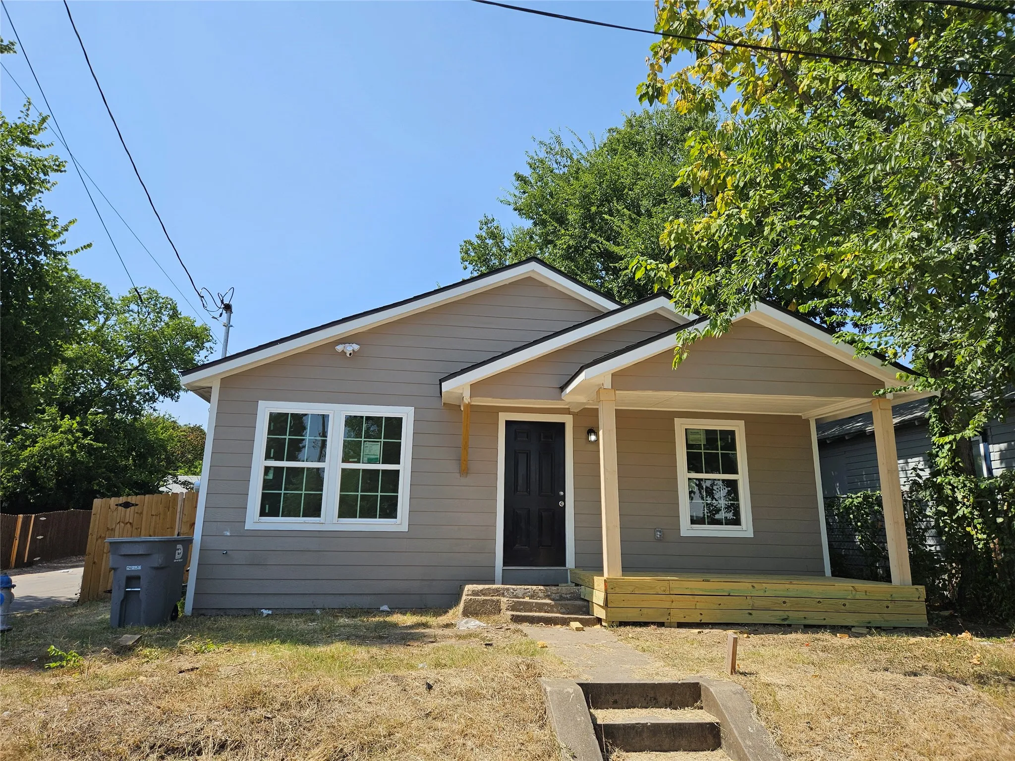 Single Family Residence For Sale in Dallas County , 4703 Frank Street, Dallas, Texas 75210, 3 Bedrooms, 4 Bathrooms, Garage spaces, 1,350 Sqft, built in 1921, Price $290,000, mls#21346345, Real Estate Agent in Dallas, Homes For Sale in Dallas county, Homes For Sale in Dallas, Realtor in Dallas Texas, Real Estate Brokerage Independent Realty Texas, Luminita Cordes Realtor