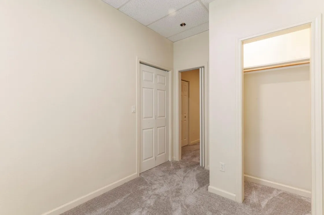 Apartment For Rent in Ellis County , 202 W Jefferson Street 104, Palmer, Texas 75152, 2 Bedroom, 1 Bathroom, Garage spaces, 1,000 Sqft, built in 2005, mls#21346349, Real Estate Agent in Palmer, Homes For Rent in Ellis county, Homes For Rent in Palmer, Realtor in Palmer Texas, Real Estate Brokerage Independent Realty Texas, Luminita Cordes Realtor