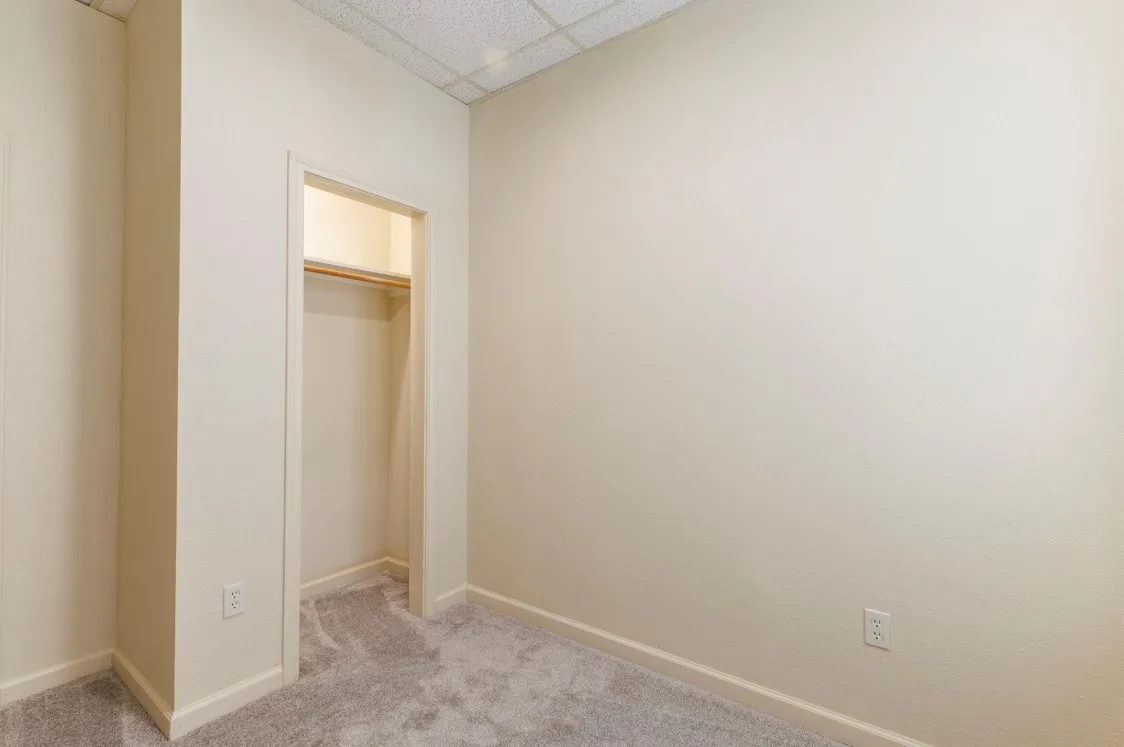 Apartment For Rent in Ellis County , 202 W Jefferson Street 104, Palmer, Texas 75152, 2 Bedroom, 1 Bathroom, Garage spaces, 1,000 Sqft, built in 2005, mls#21346349, Real Estate Agent in Palmer, Homes For Rent in Ellis county, Homes For Rent in Palmer, Realtor in Palmer Texas, Real Estate Brokerage Independent Realty Texas, Luminita Cordes Realtor