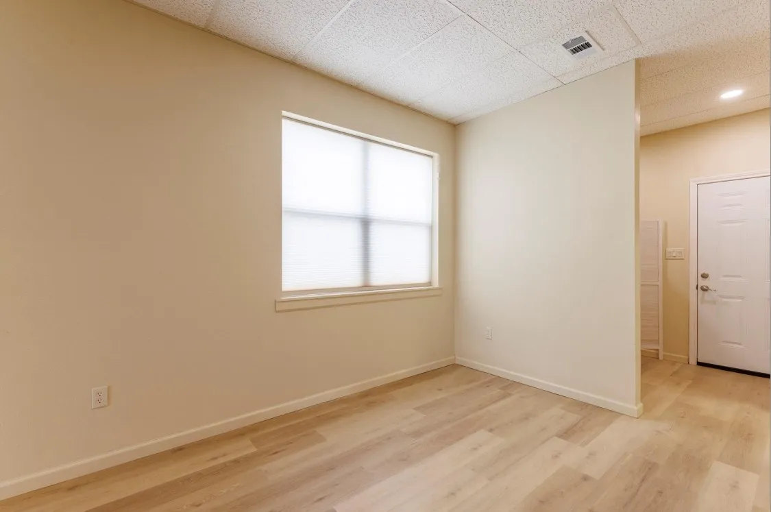Apartment For Rent in Ellis County , 202 W Jefferson Street 104, Palmer, Texas 75152, 2 Bedroom, 1 Bathroom, Garage spaces, 1,000 Sqft, built in 2005, mls#21346349, Real Estate Agent in Palmer, Homes For Rent in Ellis county, Homes For Rent in Palmer, Realtor in Palmer Texas, Real Estate Brokerage Independent Realty Texas, Luminita Cordes Realtor