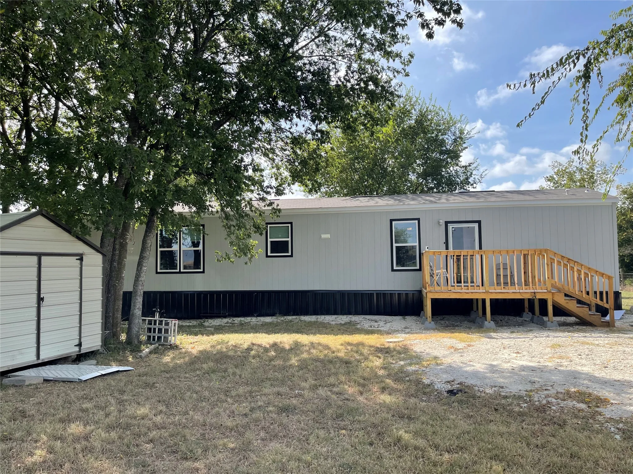 Mobile Home For Sale in Limestone County , 3233 Lcr 460, Mexia, Texas 76667, 2 Bedroom, 2 Bathroom, Garage spaces, 912 Sqft, built in 2026, mls#21346337, Real Estate Agent in Mexia, Homes For Sale in Limestone county, Homes For Sale in Mexia, Realtor in Mexia Texas, Real Estate Brokerage Independent Realty Texas, Luminita Cordes Realtor