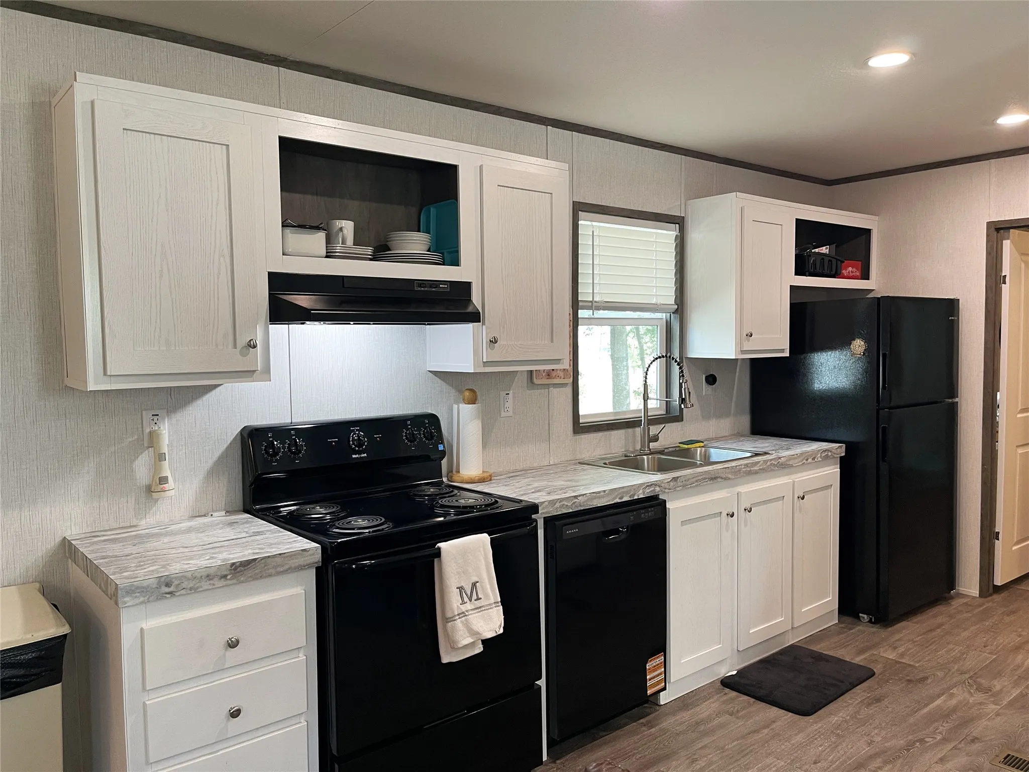 Mobile Home For Sale in Limestone County , 3233 Lcr 460, Mexia, Texas 76667, 2 Bedroom, 2 Bathroom, Garage spaces, 912 Sqft, built in 2026, mls#21346337, Real Estate Agent in Mexia, Homes For Sale in Limestone county, Homes For Sale in Mexia, Realtor in Mexia Texas, Real Estate Brokerage Independent Realty Texas, Luminita Cordes Realtor