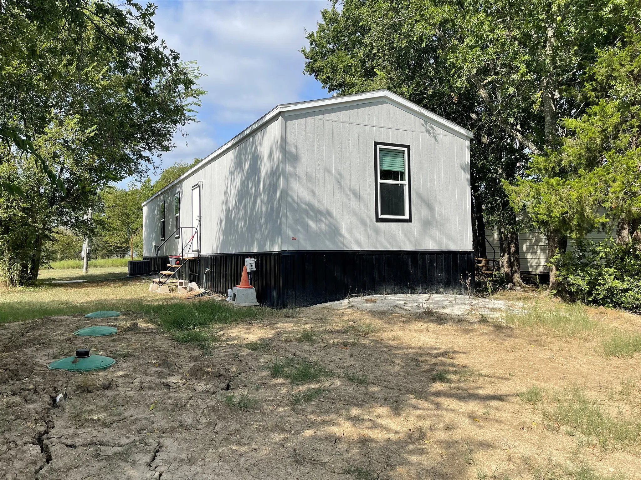Mobile Home For Sale in Limestone County , 3233 Lcr 460, Mexia, Texas 76667, 2 Bedroom, 2 Bathroom, Garage spaces, 912 Sqft, built in 2026, mls#21346337, Real Estate Agent in Mexia, Homes For Sale in Limestone county, Homes For Sale in Mexia, Realtor in Mexia Texas, Real Estate Brokerage Independent Realty Texas, Luminita Cordes Realtor