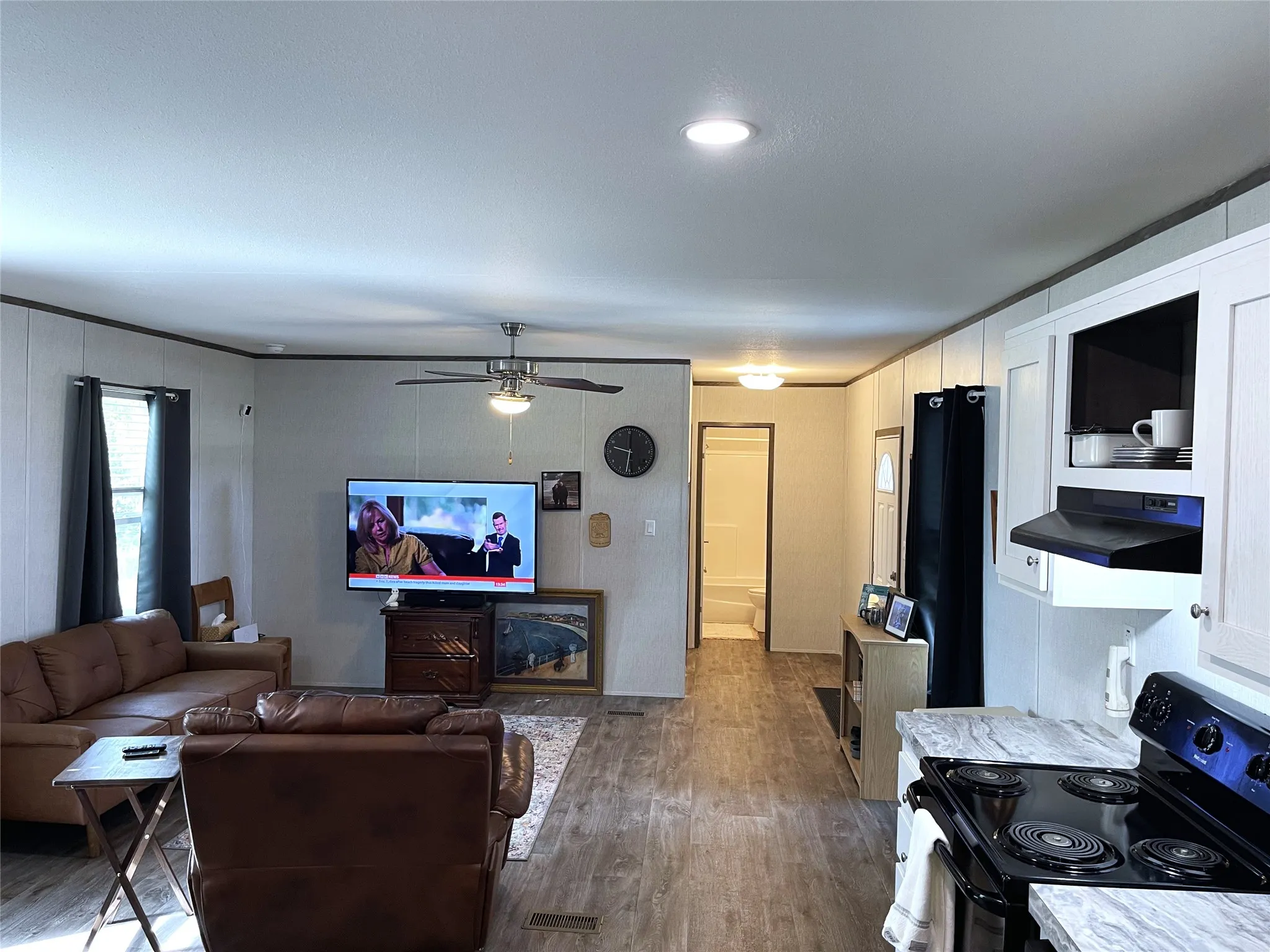 Mobile Home For Sale in Limestone County , 3233 Lcr 460, Mexia, Texas 76667, 2 Bedroom, 2 Bathroom, Garage spaces, 912 Sqft, built in 2026, mls#21346337, Real Estate Agent in Mexia, Homes For Sale in Limestone county, Homes For Sale in Mexia, Realtor in Mexia Texas, Real Estate Brokerage Independent Realty Texas, Luminita Cordes Realtor