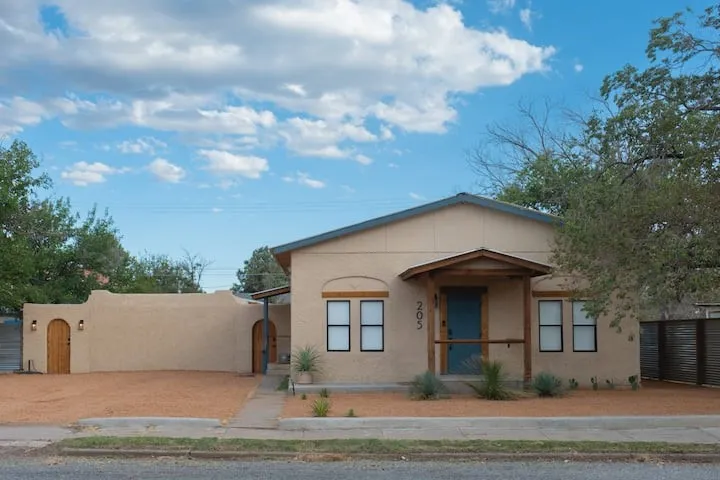 Single Family Residence For Sale in Presidio County , 205 W Lincoln Street, Marfa, Texas 79843, 2 Bedroom, 1 Bathroom, Garage spaces, 1,136 Sqft, built in 1920, mls#21324765, Real Estate Agent in Marfa, Homes For Sale in Presidio county, Homes For Sale in Marfa, Realtor in Marfa Texas, Real Estate Brokerage Independent Realty Texas, Luminita Cordes Realtor