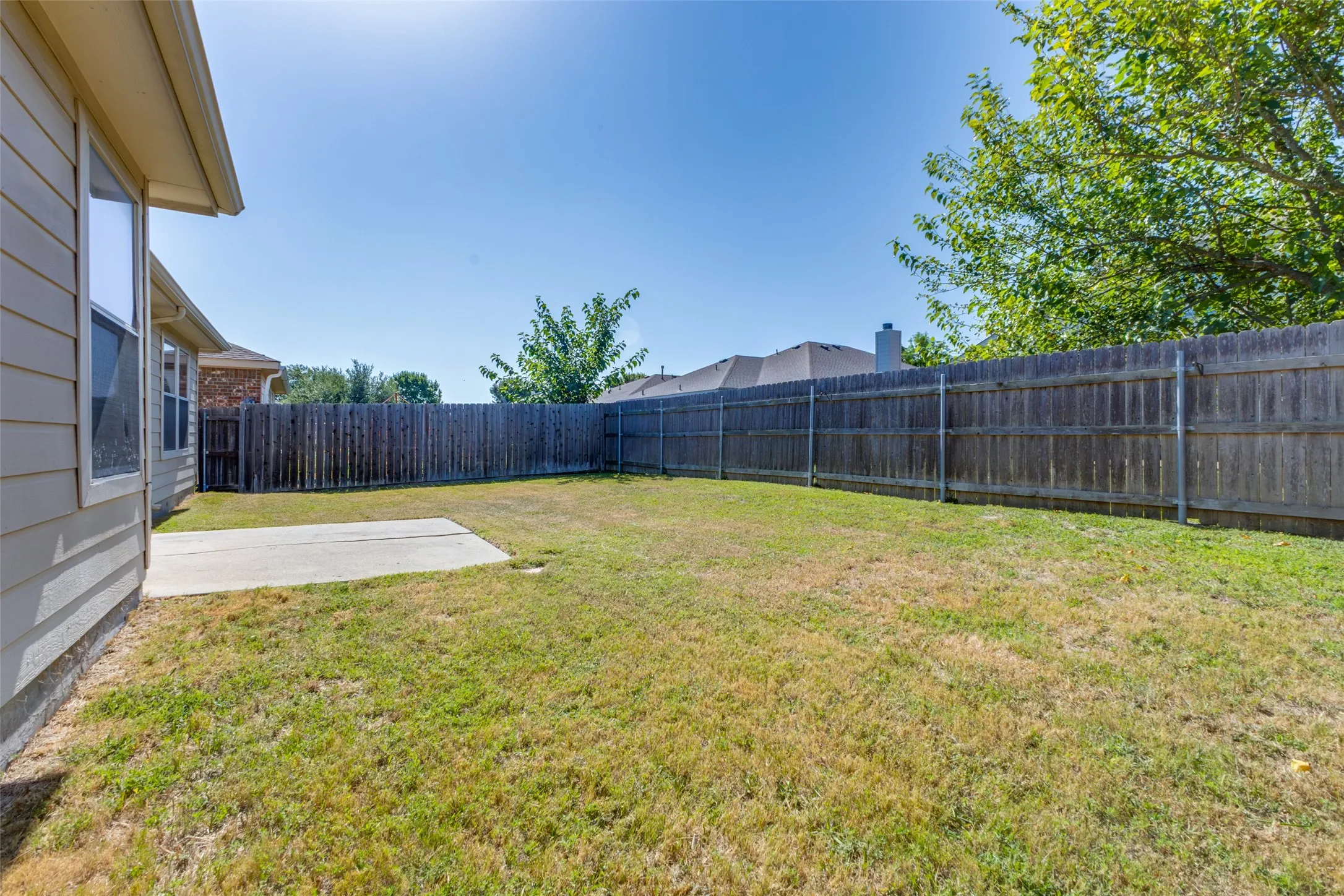 Single Family Residence For Sale in Kaufman County , 2018 Gardenia Drive, Forney, Texas 75126, 3 Bedroom, 2 Bathroom, 2 Garage spaces, 1,592 Sqft, built in 2004, mls#21344132, Real Estate Agent in Forney, Homes For Sale in Kaufman county, Homes For Sale in Forney, Realtor in Forney Texas, Real Estate Brokerage Independent Realty Texas, Luminita Cordes Realtor