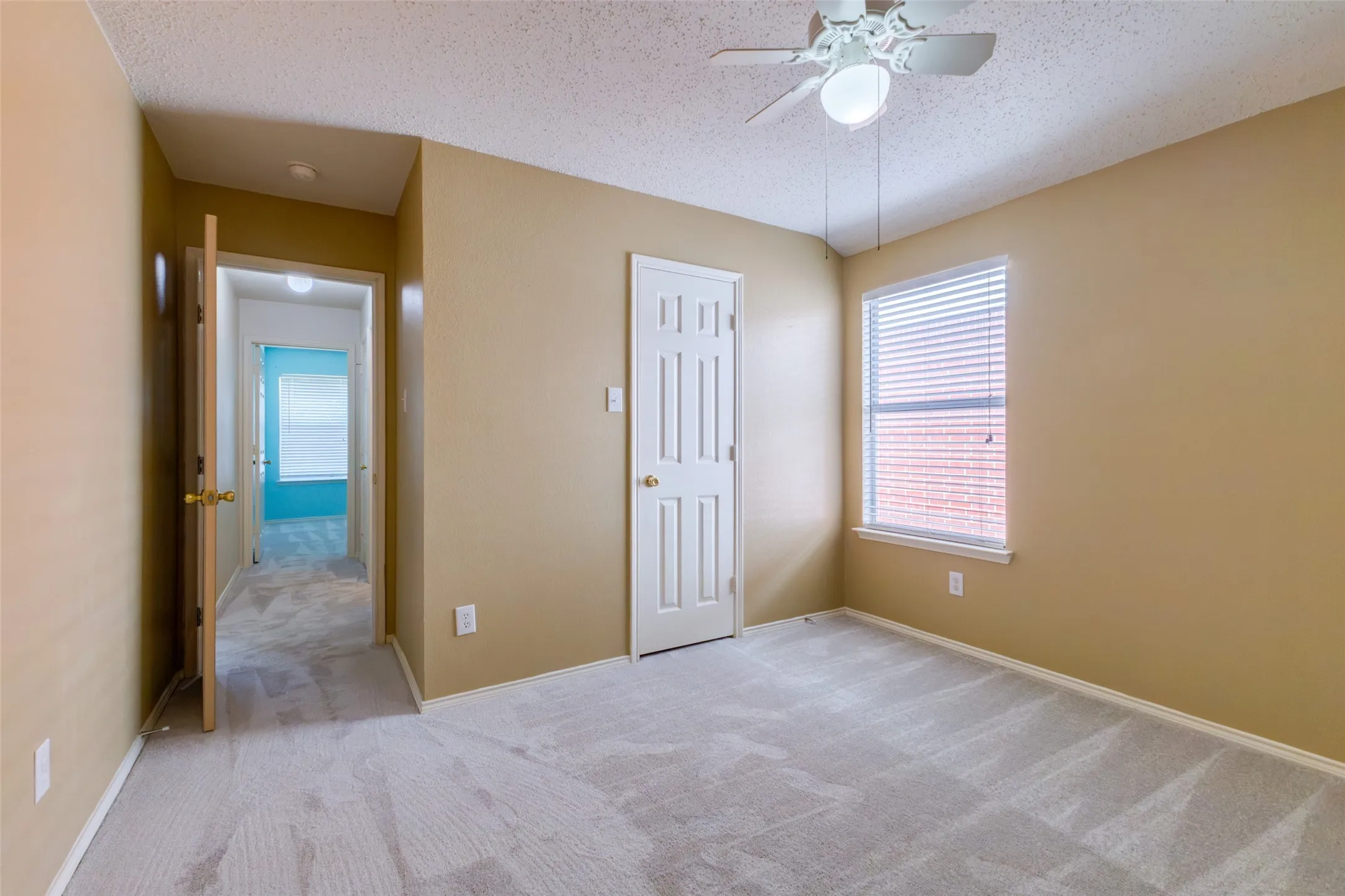 Single Family Residence For Sale in Kaufman County , 2018 Gardenia Drive, Forney, Texas 75126, 3 Bedroom, 2 Bathroom, 2 Garage spaces, 1,592 Sqft, built in 2004, mls#21344132, Real Estate Agent in Forney, Homes For Sale in Kaufman county, Homes For Sale in Forney, Realtor in Forney Texas, Real Estate Brokerage Independent Realty Texas, Luminita Cordes Realtor