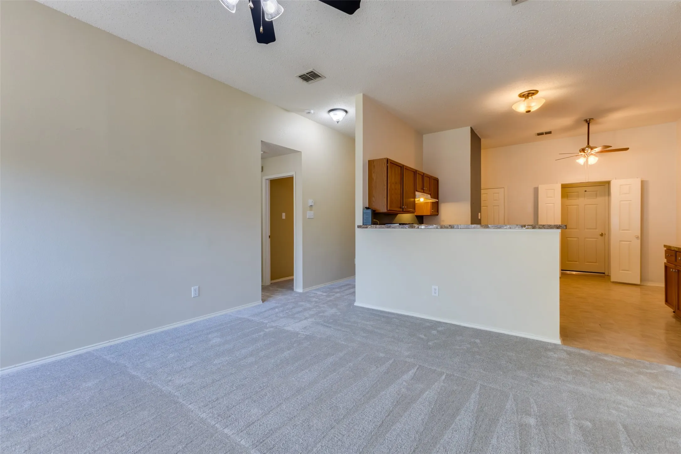 Single Family Residence For Sale in Kaufman County , 2018 Gardenia Drive, Forney, Texas 75126, 3 Bedroom, 2 Bathroom, 2 Garage spaces, 1,592 Sqft, built in 2004, mls#21344132, Real Estate Agent in Forney, Homes For Sale in Kaufman county, Homes For Sale in Forney, Realtor in Forney Texas, Real Estate Brokerage Independent Realty Texas, Luminita Cordes Realtor