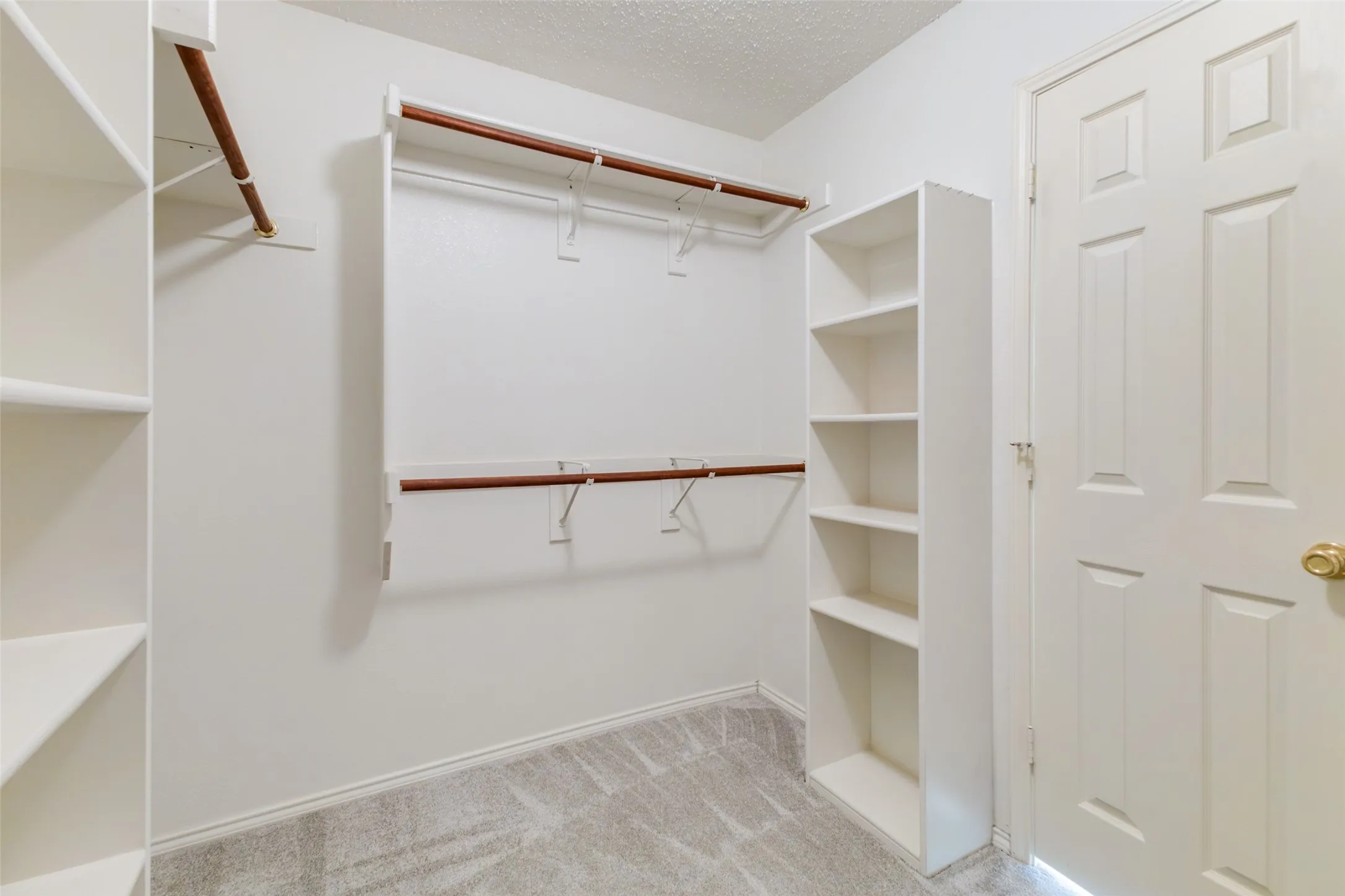 Single Family Residence For Sale in Kaufman County , 2018 Gardenia Drive, Forney, Texas 75126, 3 Bedroom, 2 Bathroom, 2 Garage spaces, 1,592 Sqft, built in 2004, mls#21344132, Real Estate Agent in Forney, Homes For Sale in Kaufman county, Homes For Sale in Forney, Realtor in Forney Texas, Real Estate Brokerage Independent Realty Texas, Luminita Cordes Realtor
