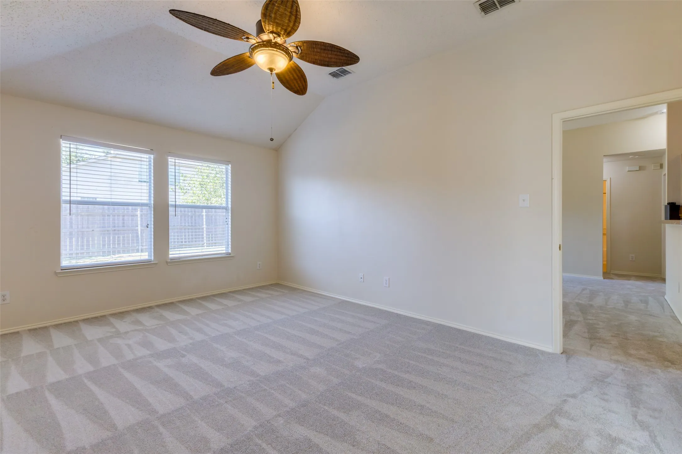 Single Family Residence For Sale in Kaufman County , 2018 Gardenia Drive, Forney, Texas 75126, 3 Bedroom, 2 Bathroom, 2 Garage spaces, 1,592 Sqft, built in 2004, mls#21344132, Real Estate Agent in Forney, Homes For Sale in Kaufman county, Homes For Sale in Forney, Realtor in Forney Texas, Real Estate Brokerage Independent Realty Texas, Luminita Cordes Realtor