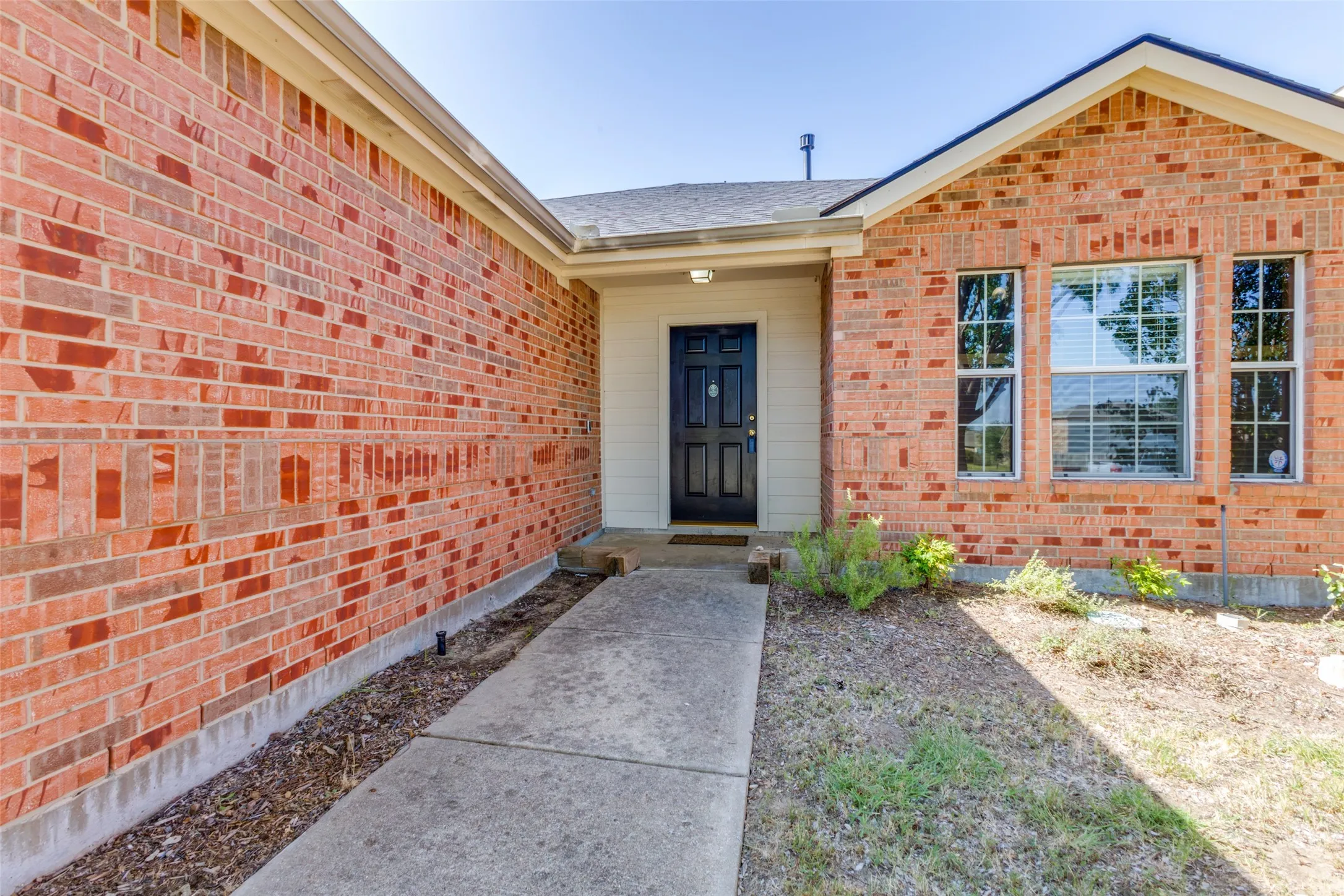 Single Family Residence For Sale in Kaufman County , 2018 Gardenia Drive, Forney, Texas 75126, 3 Bedroom, 2 Bathroom, 2 Garage spaces, 1,592 Sqft, built in 2004, mls#21344132, Real Estate Agent in Forney, Homes For Sale in Kaufman county, Homes For Sale in Forney, Realtor in Forney Texas, Real Estate Brokerage Independent Realty Texas, Luminita Cordes Realtor