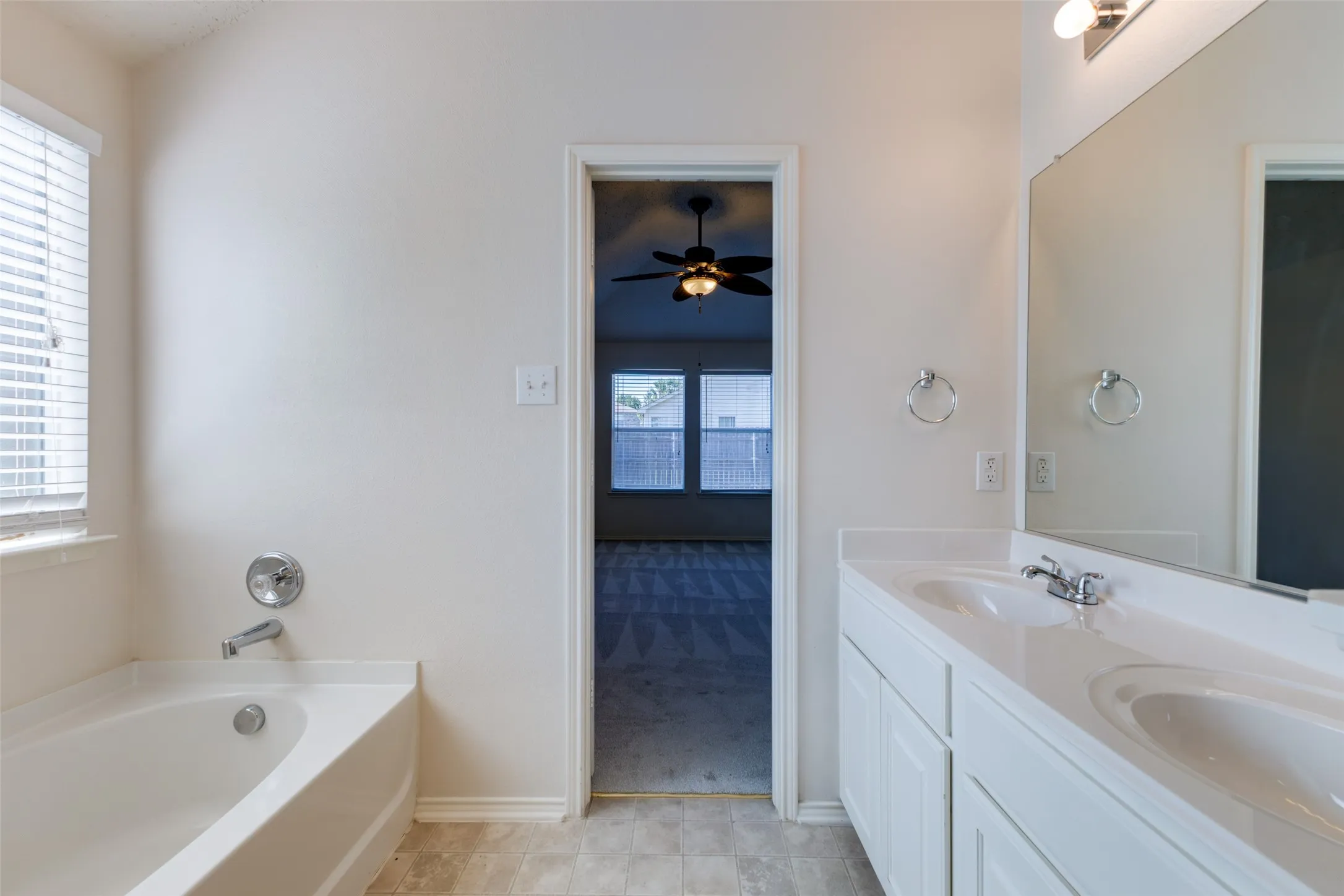 Single Family Residence For Sale in Kaufman County , 2018 Gardenia Drive, Forney, Texas 75126, 3 Bedroom, 2 Bathroom, 2 Garage spaces, 1,592 Sqft, built in 2004, mls#21344132, Real Estate Agent in Forney, Homes For Sale in Kaufman county, Homes For Sale in Forney, Realtor in Forney Texas, Real Estate Brokerage Independent Realty Texas, Luminita Cordes Realtor