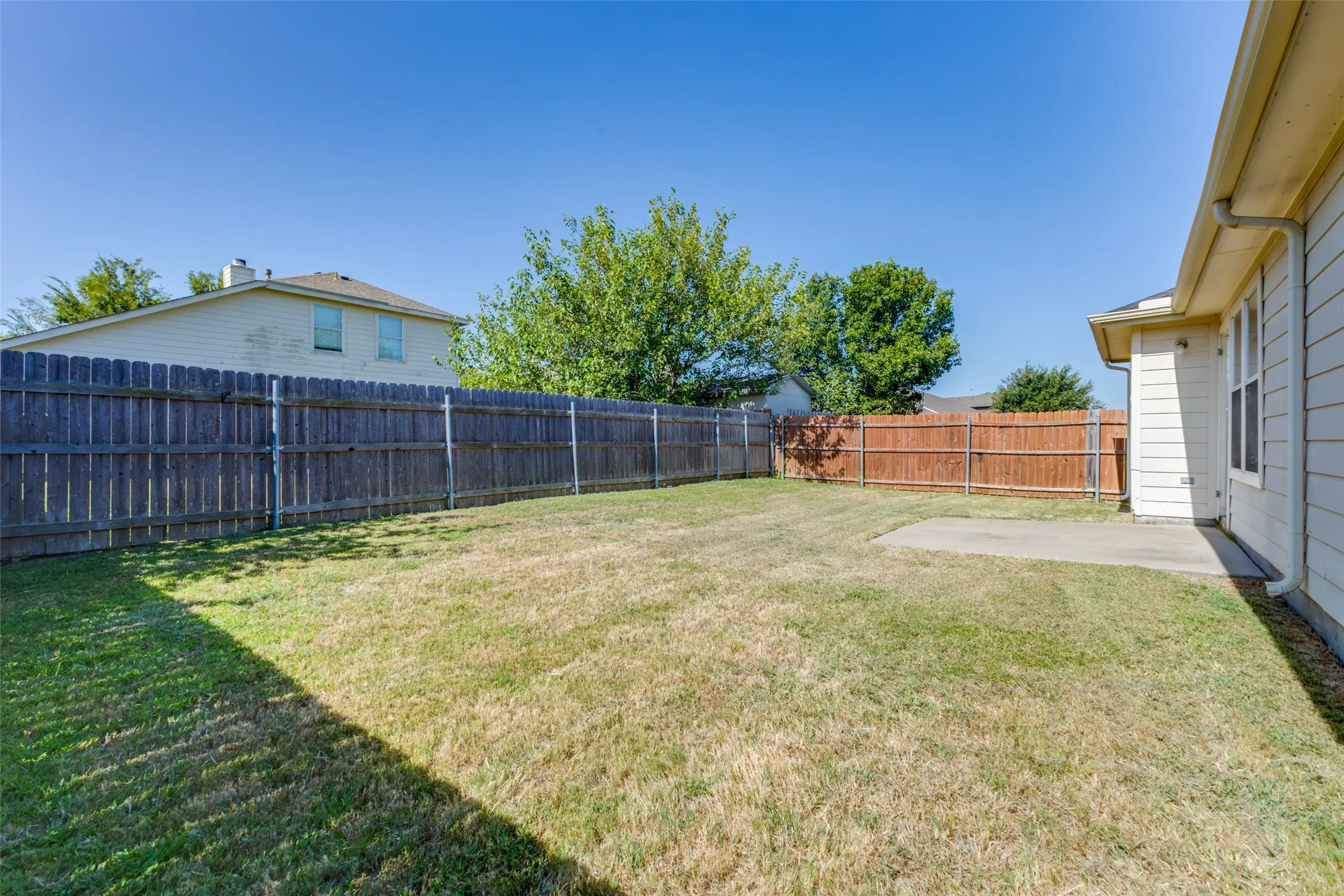 Single Family Residence For Sale in Kaufman County , 2018 Gardenia Drive, Forney, Texas 75126, 3 Bedroom, 2 Bathroom, 2 Garage spaces, 1,592 Sqft, built in 2004, mls#21344132, Real Estate Agent in Forney, Homes For Sale in Kaufman county, Homes For Sale in Forney, Realtor in Forney Texas, Real Estate Brokerage Independent Realty Texas, Luminita Cordes Realtor