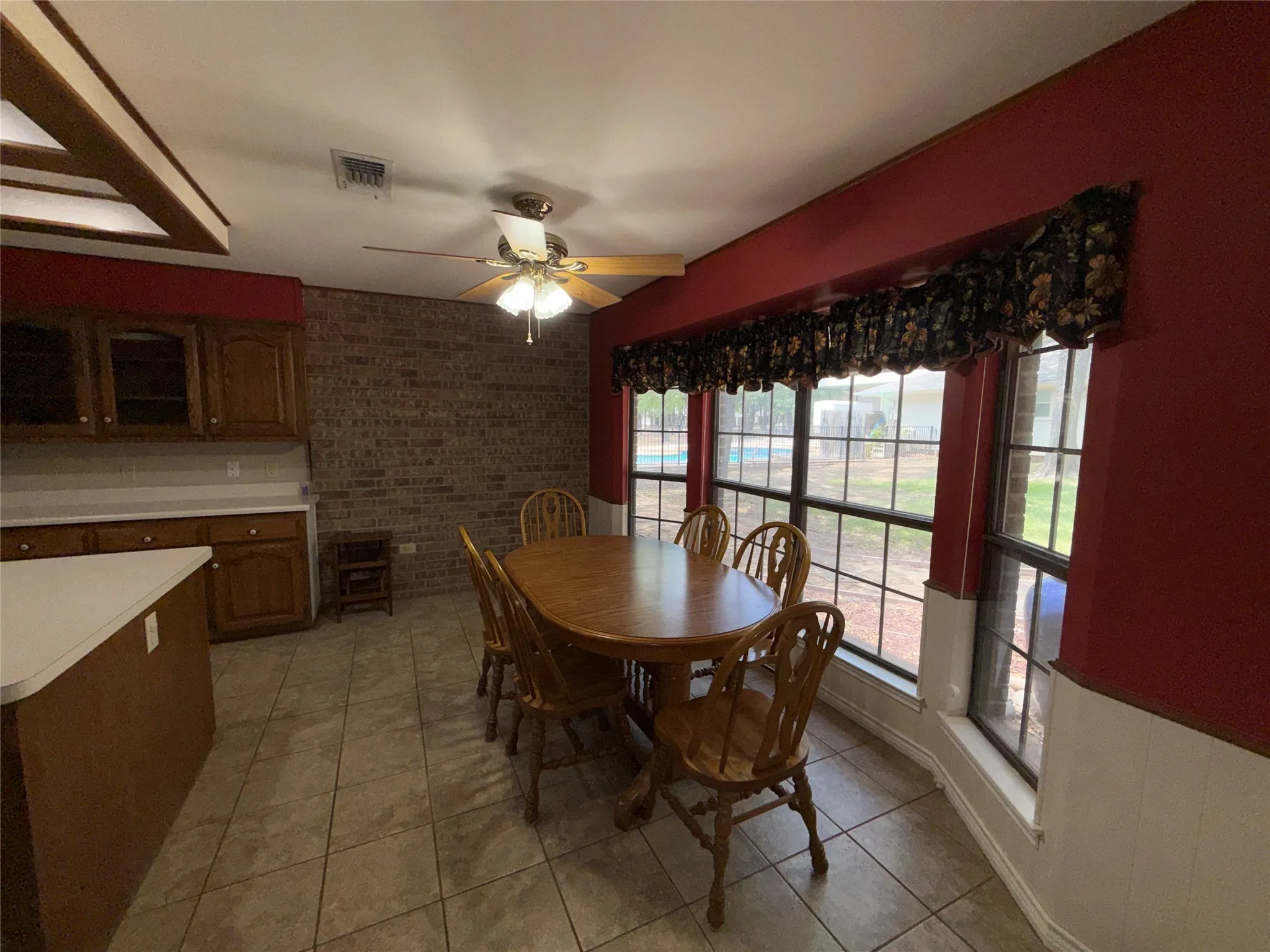 Single Family Residence For Sale in Wise County , 136 Busey Boulevard, Decatur, Texas 76234, 3 Bedroom, 2 Bathroom, 2 Garage spaces, 2,482 Sqft, built in 1987, mls#21345424, Real Estate Agent in Decatur, Homes For Sale in Wise county, Homes For Sale in Decatur, Realtor in Decatur Texas, Real Estate Brokerage Independent Realty Texas, Luminita Cordes Realtor