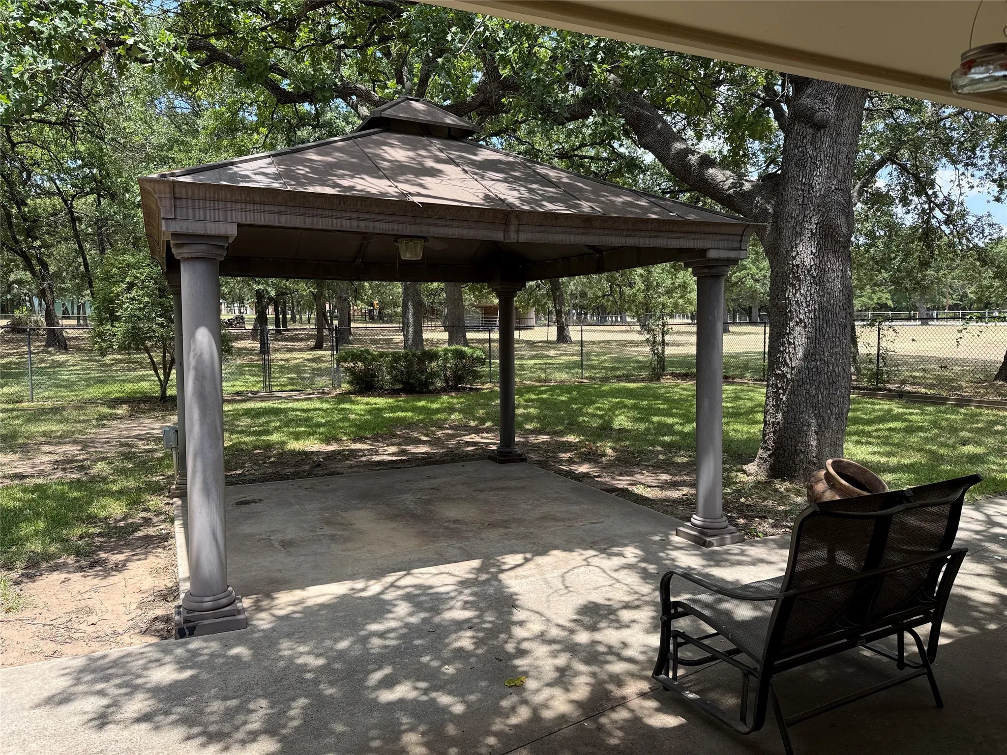 Single Family Residence For Sale in Wise County , 136 Busey Boulevard, Decatur, Texas 76234, 3 Bedroom, 2 Bathroom, 2 Garage spaces, 2,482 Sqft, built in 1987, mls#21345424, Real Estate Agent in Decatur, Homes For Sale in Wise county, Homes For Sale in Decatur, Realtor in Decatur Texas, Real Estate Brokerage Independent Realty Texas, Luminita Cordes Realtor