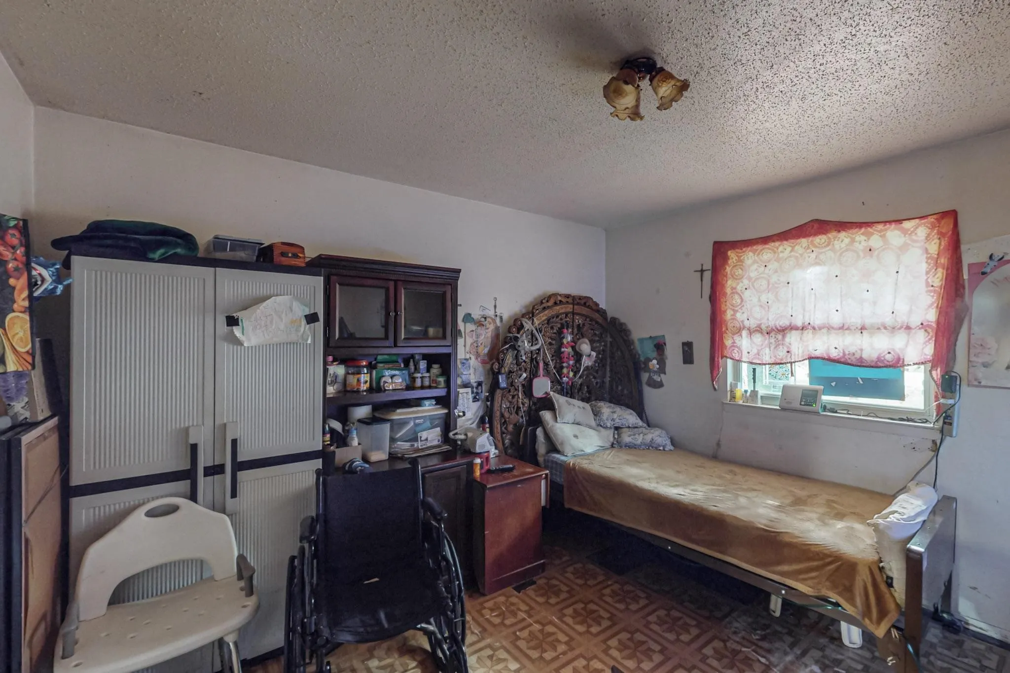 Single Family Residence For Sale in Tarrant County , 6801 Little Ranch Road, North Richland Hills, Texas 76182, 5 Bedrooms, 2 Bathrooms, Garage spaces, 1,883 Sqft, built in 1965, Price $350,000, mls#21346342, Real Estate Agent in North Richland Hills, Homes For Sale in Tarrant county, Homes For Sale in North Richland Hills, Realtor in North Richland Hills Texas, Real Estate Brokerage Independent Realty Texas, Luminita Cordes Realtor