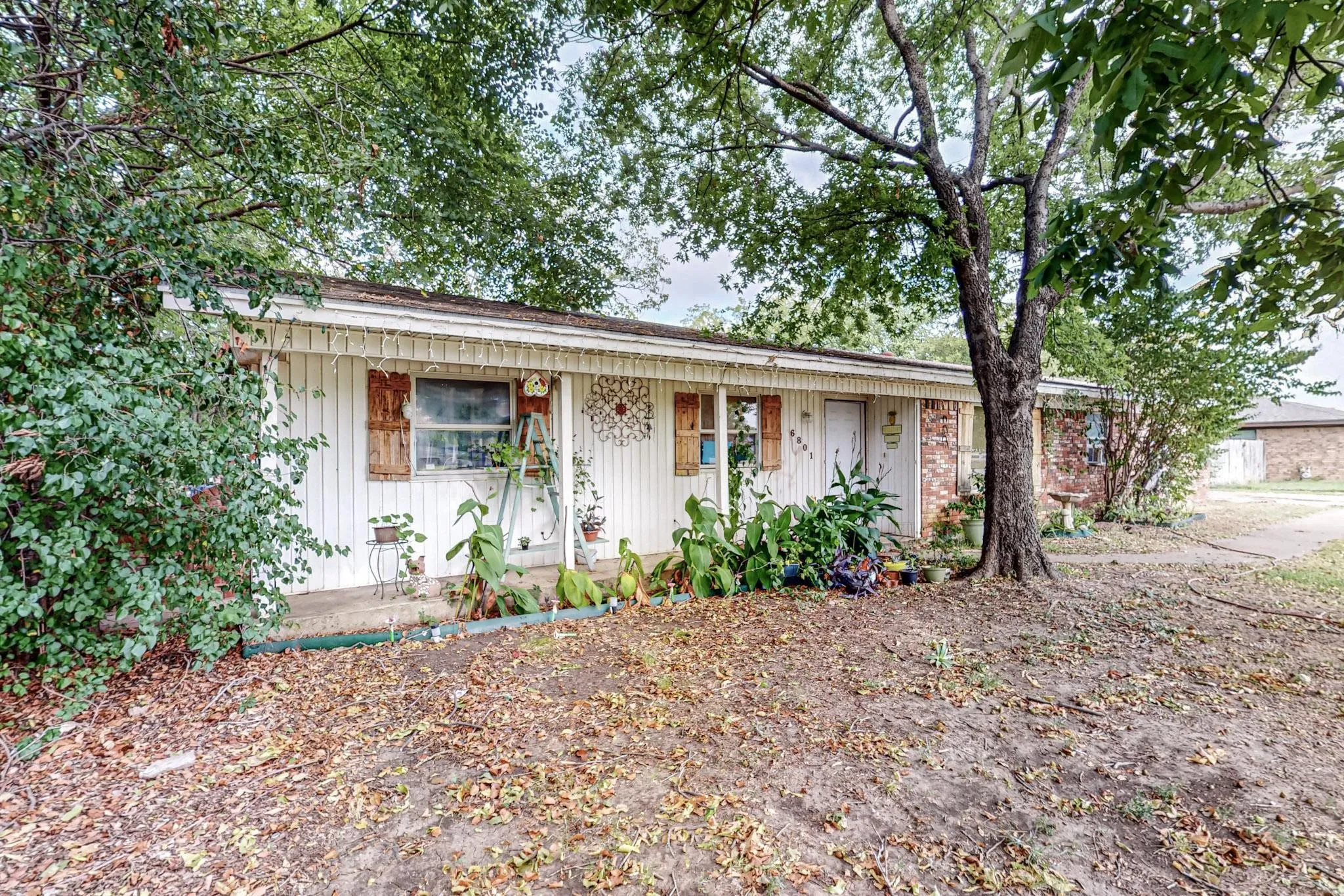 Single Family Residence For Sale in Tarrant County , 6801 Little Ranch Road, North Richland Hills, Texas 76182, 5 Bedrooms, 2 Bathrooms, Garage spaces, 1,883 Sqft, built in 1965, Price $350,000, mls#21346342, Real Estate Agent in North Richland Hills, Homes For Sale in Tarrant county, Homes For Sale in North Richland Hills, Realtor in North Richland Hills Texas, Real Estate Brokerage Independent Realty Texas, Luminita Cordes Realtor