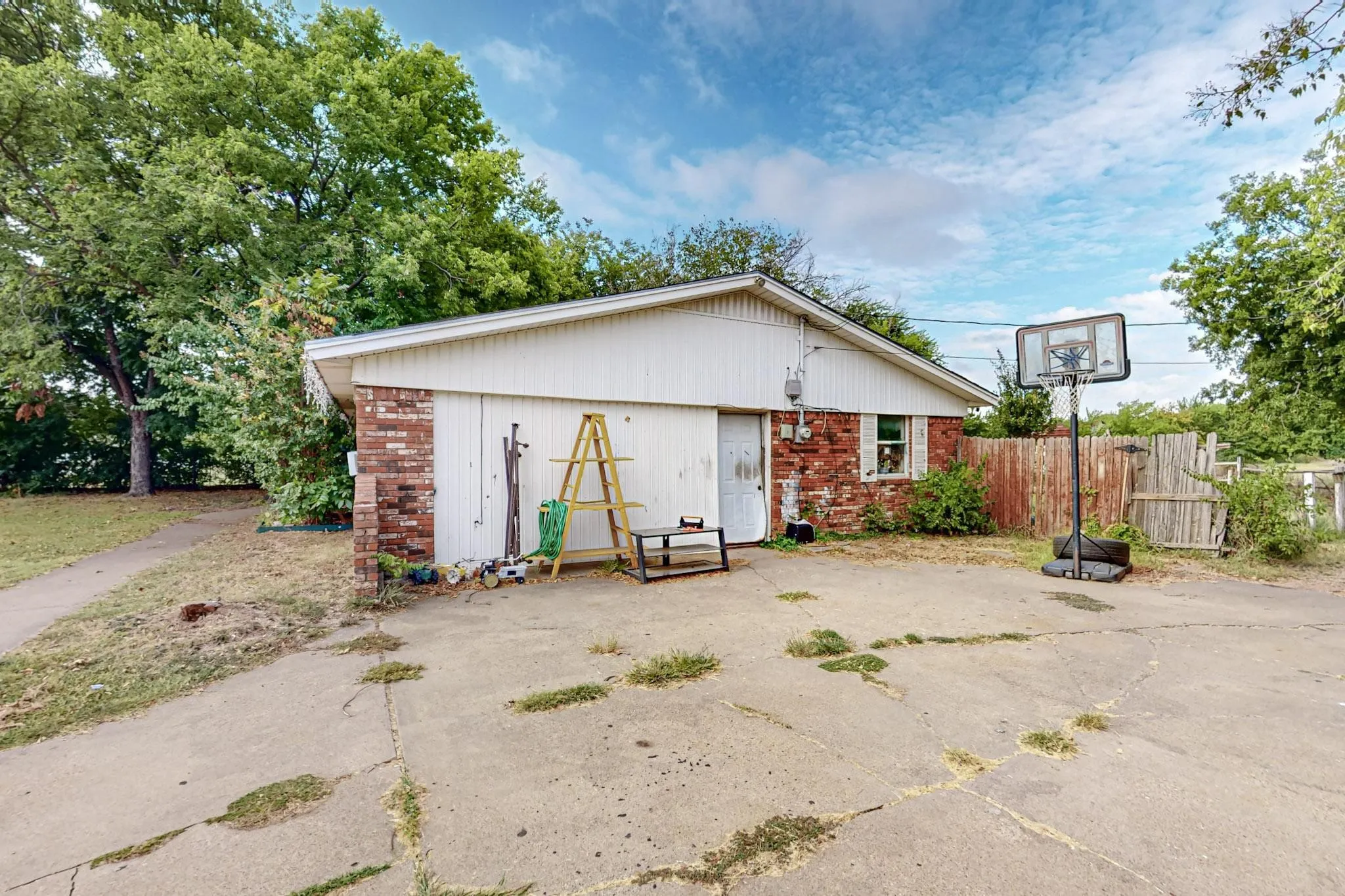 Single Family Residence For Sale in Tarrant County , 6801 Little Ranch Road, North Richland Hills, Texas 76182, 5 Bedrooms, 2 Bathrooms, Garage spaces, 1,883 Sqft, built in 1965, Price $350,000, mls#21346342, Real Estate Agent in North Richland Hills, Homes For Sale in Tarrant county, Homes For Sale in North Richland Hills, Realtor in North Richland Hills Texas, Real Estate Brokerage Independent Realty Texas, Luminita Cordes Realtor