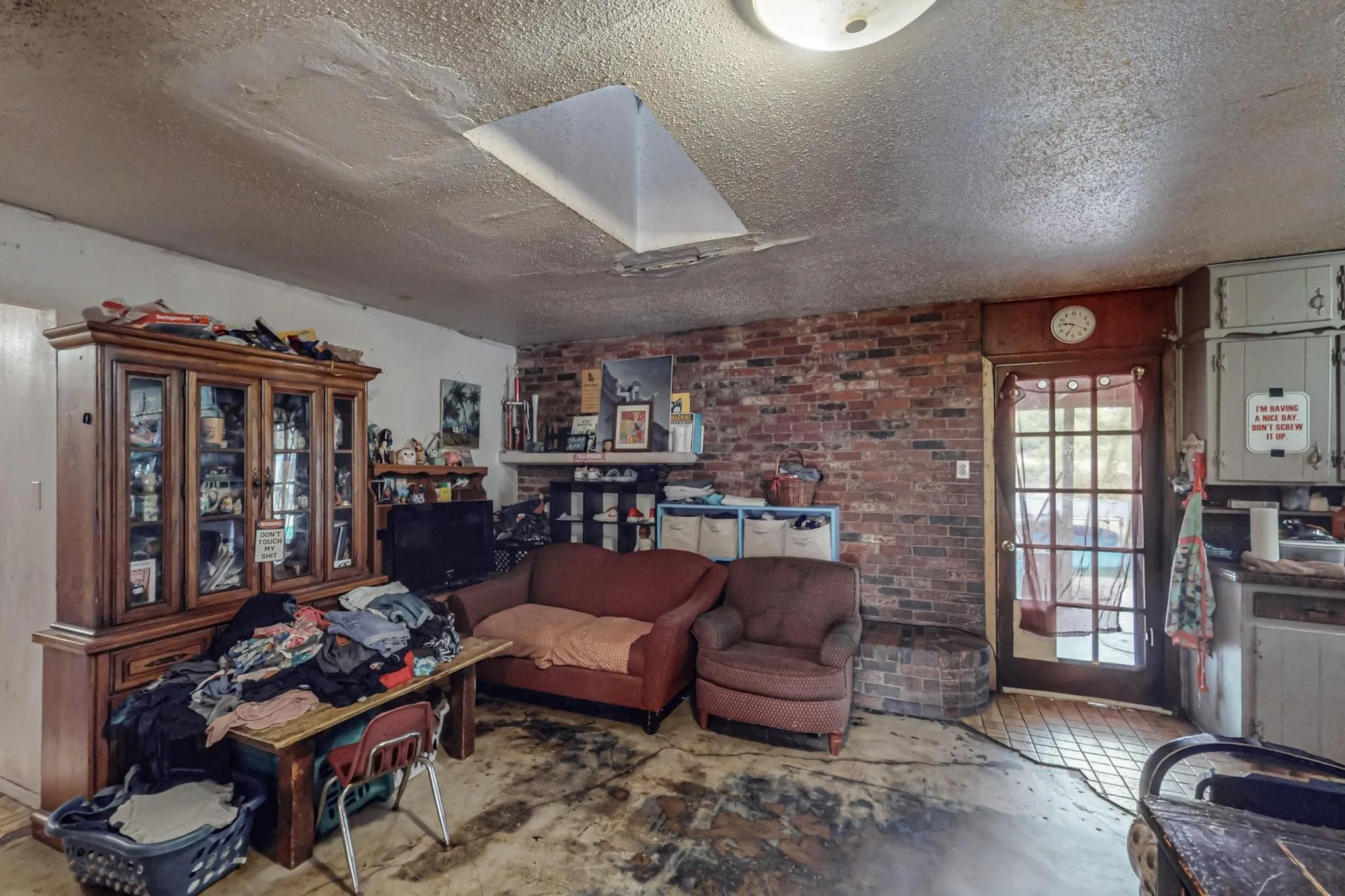 Single Family Residence For Sale in Tarrant County , 6801 Little Ranch Road, North Richland Hills, Texas 76182, 5 Bedrooms, 2 Bathrooms, Garage spaces, 1,883 Sqft, built in 1965, Price $350,000, mls#21346342, Real Estate Agent in North Richland Hills, Homes For Sale in Tarrant county, Homes For Sale in North Richland Hills, Realtor in North Richland Hills Texas, Real Estate Brokerage Independent Realty Texas, Luminita Cordes Realtor