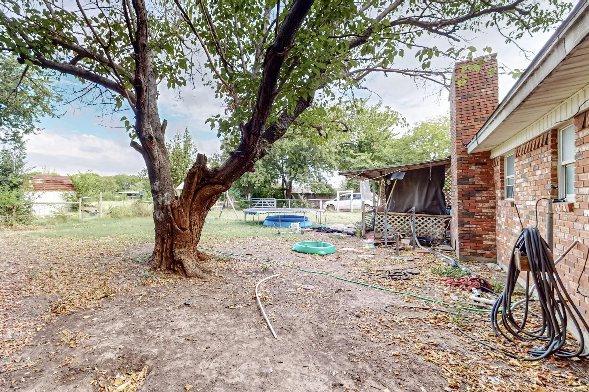Single Family Residence For Sale in Tarrant County , 6801 Little Ranch Road, North Richland Hills, Texas 76182, 5 Bedrooms, 2 Bathrooms, Garage spaces, 1,883 Sqft, built in 1965, Price $350,000, mls#21346342, Real Estate Agent in North Richland Hills, Homes For Sale in Tarrant county, Homes For Sale in North Richland Hills, Realtor in North Richland Hills Texas, Real Estate Brokerage Independent Realty Texas, Luminita Cordes Realtor