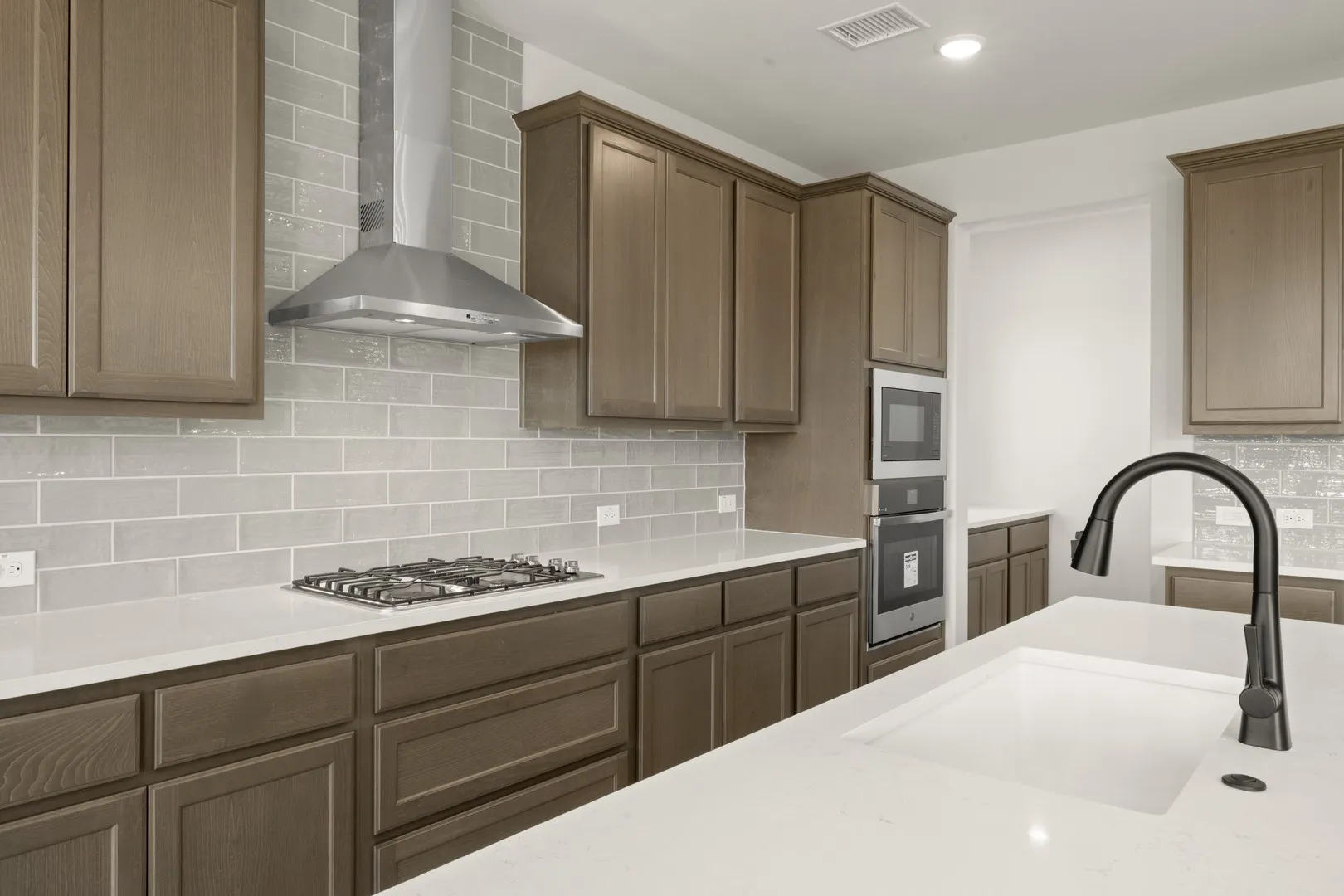 17265 Oxborough-Kitchen-3
