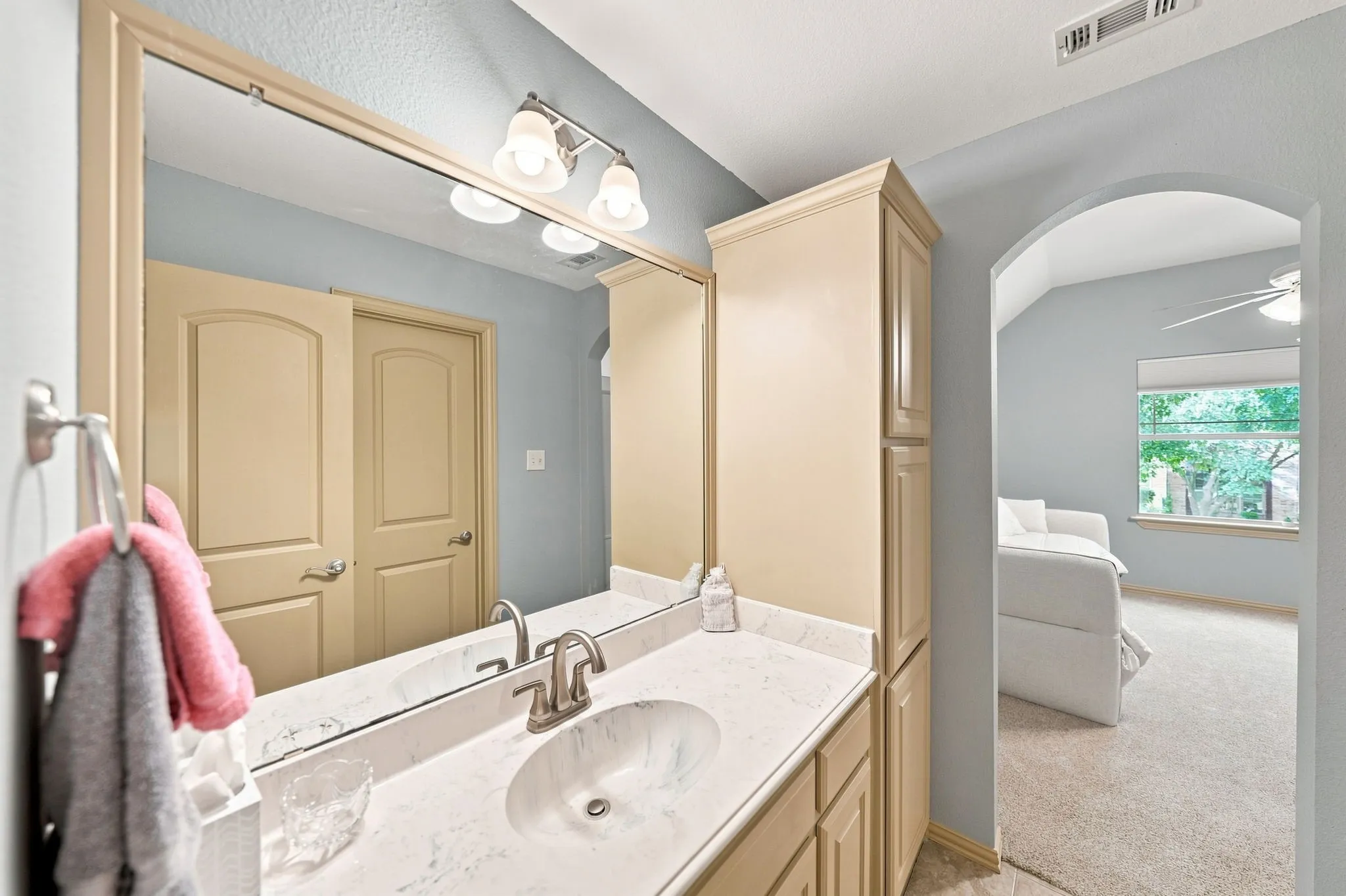 Single Family Residence For Sale in Denton County , 4154 Siena Drive, Frisco, Texas 75033, 4 Bedroom, 4 Bathroom, 2 Garage spaces, 3,655 Sqft, built in 2006, mls#21346367, Real Estate Agent in Frisco, Homes For Sale in Denton county, Homes For Sale in Frisco, Realtor in Frisco Texas, Real Estate Brokerage Independent Realty Texas, Luminita Cordes Realtor