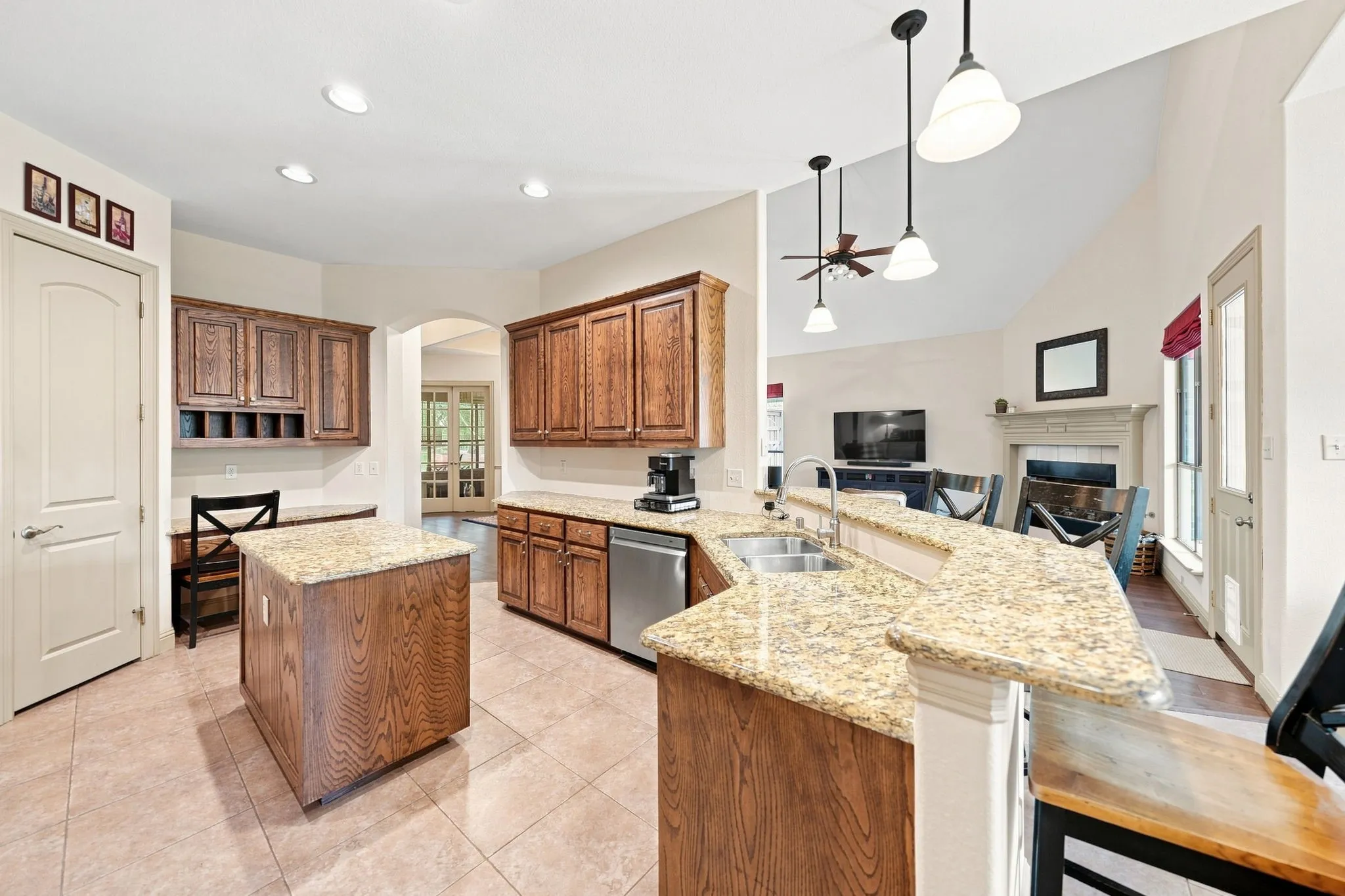 Single Family Residence For Sale in Denton County , 4154 Siena Drive, Frisco, Texas 75033, 4 Bedroom, 4 Bathroom, 2 Garage spaces, 3,655 Sqft, built in 2006, mls#21346367, Real Estate Agent in Frisco, Homes For Sale in Denton county, Homes For Sale in Frisco, Realtor in Frisco Texas, Real Estate Brokerage Independent Realty Texas, Luminita Cordes Realtor