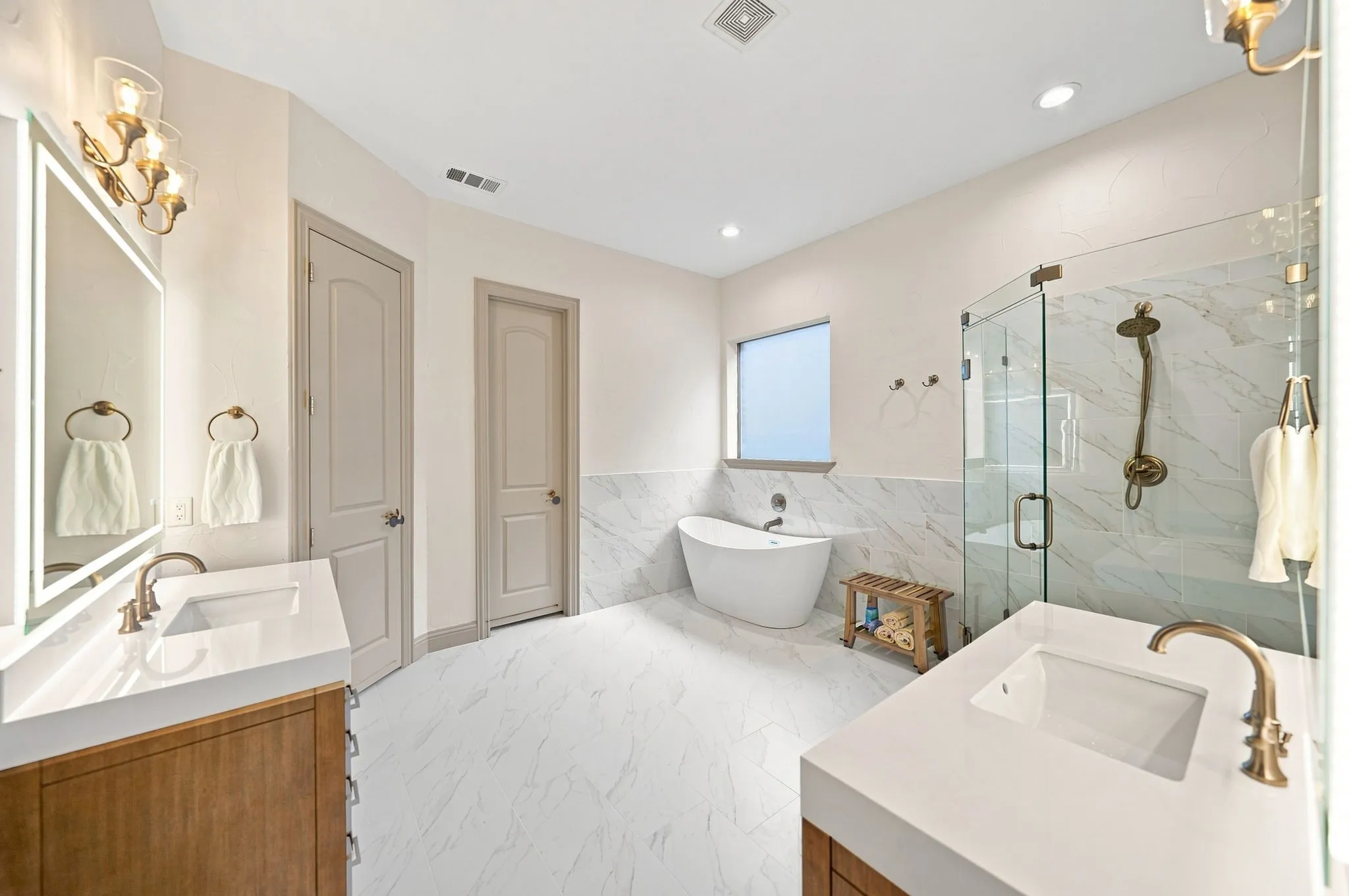 Single Family Residence For Sale in Denton County , 4154 Siena Drive, Frisco, Texas 75033, 4 Bedroom, 4 Bathroom, 2 Garage spaces, 3,655 Sqft, built in 2006, mls#21346367, Real Estate Agent in Frisco, Homes For Sale in Denton county, Homes For Sale in Frisco, Realtor in Frisco Texas, Real Estate Brokerage Independent Realty Texas, Luminita Cordes Realtor