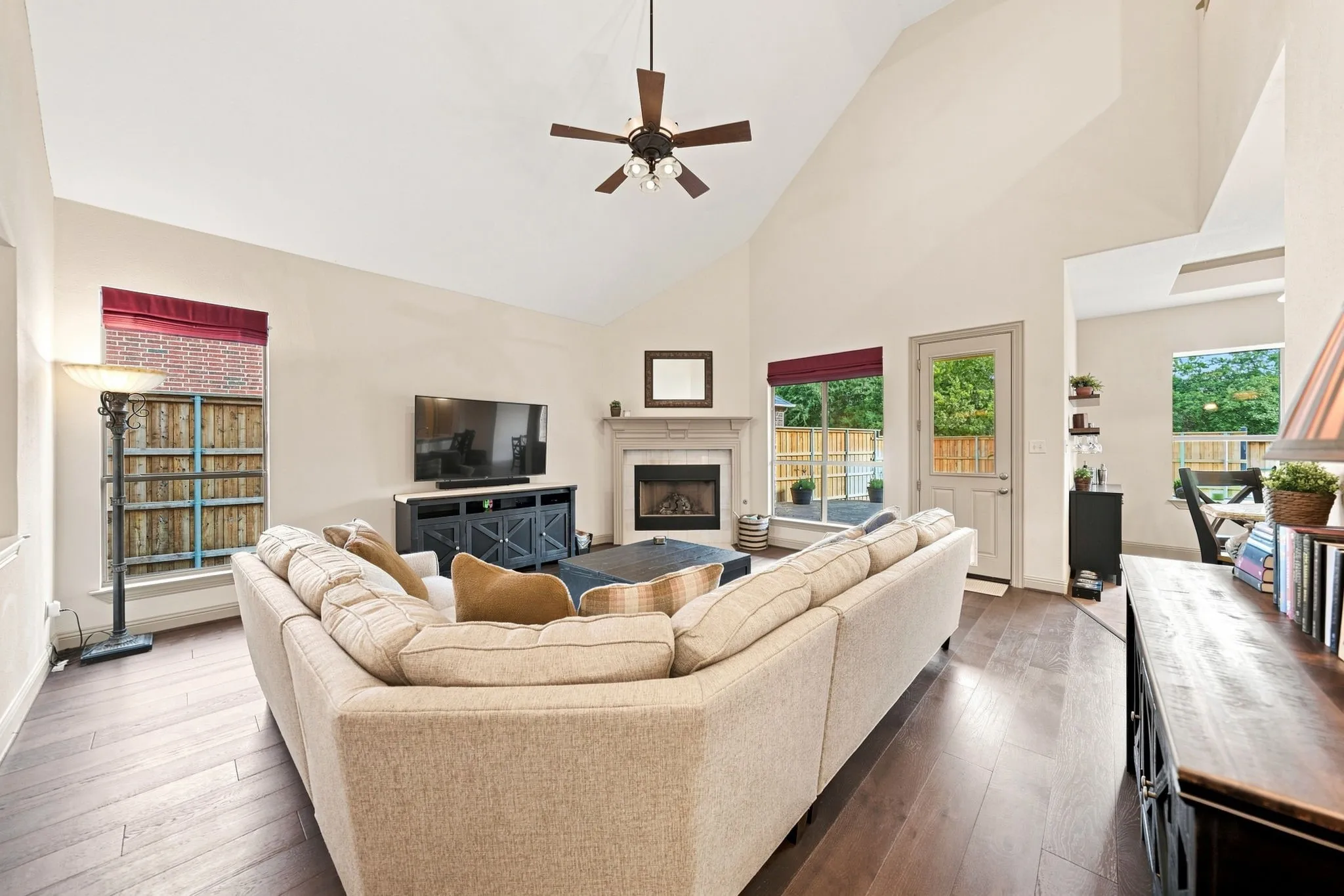 Single Family Residence For Sale in Denton County , 4154 Siena Drive, Frisco, Texas 75033, 4 Bedroom, 4 Bathroom, 2 Garage spaces, 3,655 Sqft, built in 2006, mls#21346367, Real Estate Agent in Frisco, Homes For Sale in Denton county, Homes For Sale in Frisco, Realtor in Frisco Texas, Real Estate Brokerage Independent Realty Texas, Luminita Cordes Realtor
