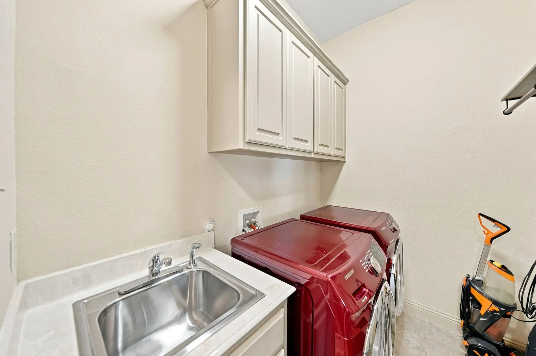 Single Family Residence For Sale in Denton County , 4154 Siena Drive, Frisco, Texas 75033, 4 Bedroom, 4 Bathroom, 2 Garage spaces, 3,655 Sqft, built in 2006, mls#21346367, Real Estate Agent in Frisco, Homes For Sale in Denton county, Homes For Sale in Frisco, Realtor in Frisco Texas, Real Estate Brokerage Independent Realty Texas, Luminita Cordes Realtor