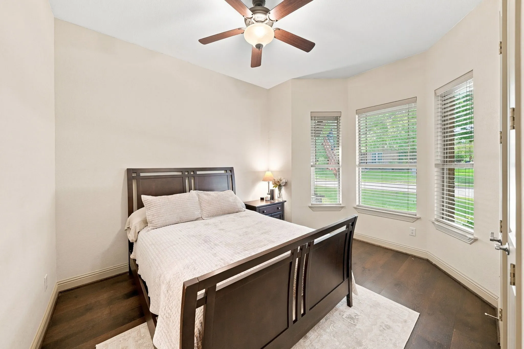 Single Family Residence For Sale in Denton County , 4154 Siena Drive, Frisco, Texas 75033, 4 Bedroom, 4 Bathroom, 2 Garage spaces, 3,655 Sqft, built in 2006, mls#21346367, Real Estate Agent in Frisco, Homes For Sale in Denton county, Homes For Sale in Frisco, Realtor in Frisco Texas, Real Estate Brokerage Independent Realty Texas, Luminita Cordes Realtor