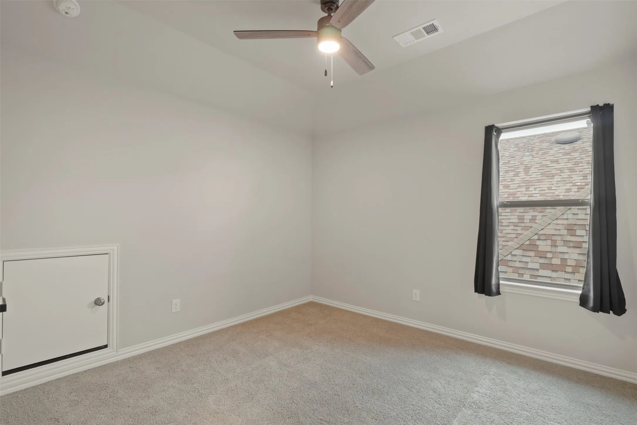 Single Family Residence For Rent in Denton County , 1144 Knoll Street, Little Elm, Texas 76227, 4 Bedroom, 3 Bathroom, 2 Garage spaces, 2,503 Sqft, built in 2020, mls#21346369, Real Estate Agent in Little Elm, Homes For Rent in Denton county, Homes For Rent in Little Elm, Realtor in Little Elm Texas, Real Estate Brokerage Independent Realty Texas, Luminita Cordes Realtor