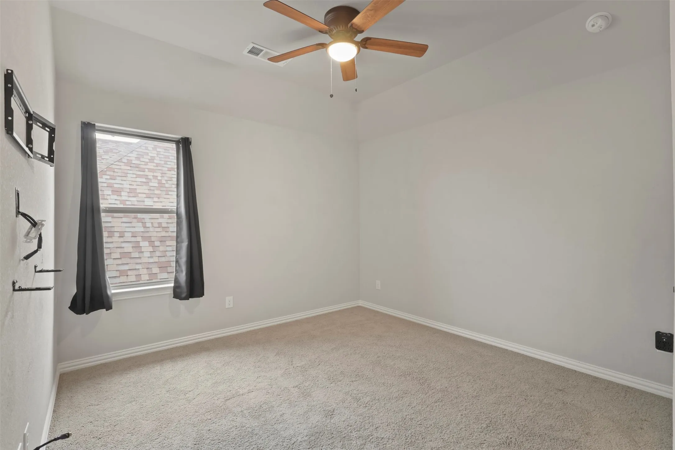 Single Family Residence For Rent in Denton County , 1144 Knoll Street, Little Elm, Texas 76227, 4 Bedroom, 3 Bathroom, 2 Garage spaces, 2,503 Sqft, built in 2020, mls#21346369, Real Estate Agent in Little Elm, Homes For Rent in Denton county, Homes For Rent in Little Elm, Realtor in Little Elm Texas, Real Estate Brokerage Independent Realty Texas, Luminita Cordes Realtor
