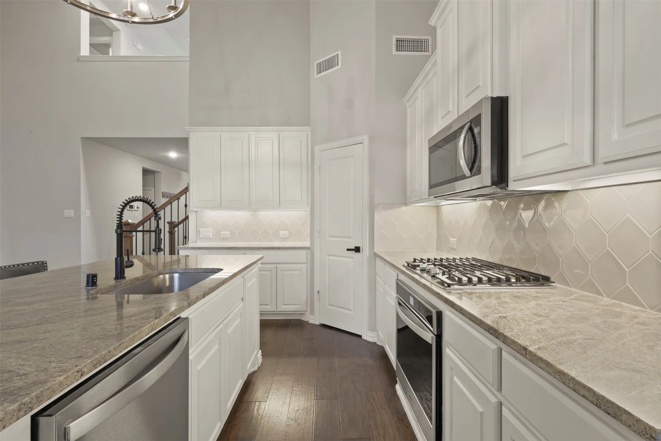 Single Family Residence For Rent in Denton County , 1144 Knoll Street, Little Elm, Texas 76227, 4 Bedroom, 3 Bathroom, 2 Garage spaces, 2,503 Sqft, built in 2020, mls#21346369, Real Estate Agent in Little Elm, Homes For Rent in Denton county, Homes For Rent in Little Elm, Realtor in Little Elm Texas, Real Estate Brokerage Independent Realty Texas, Luminita Cordes Realtor