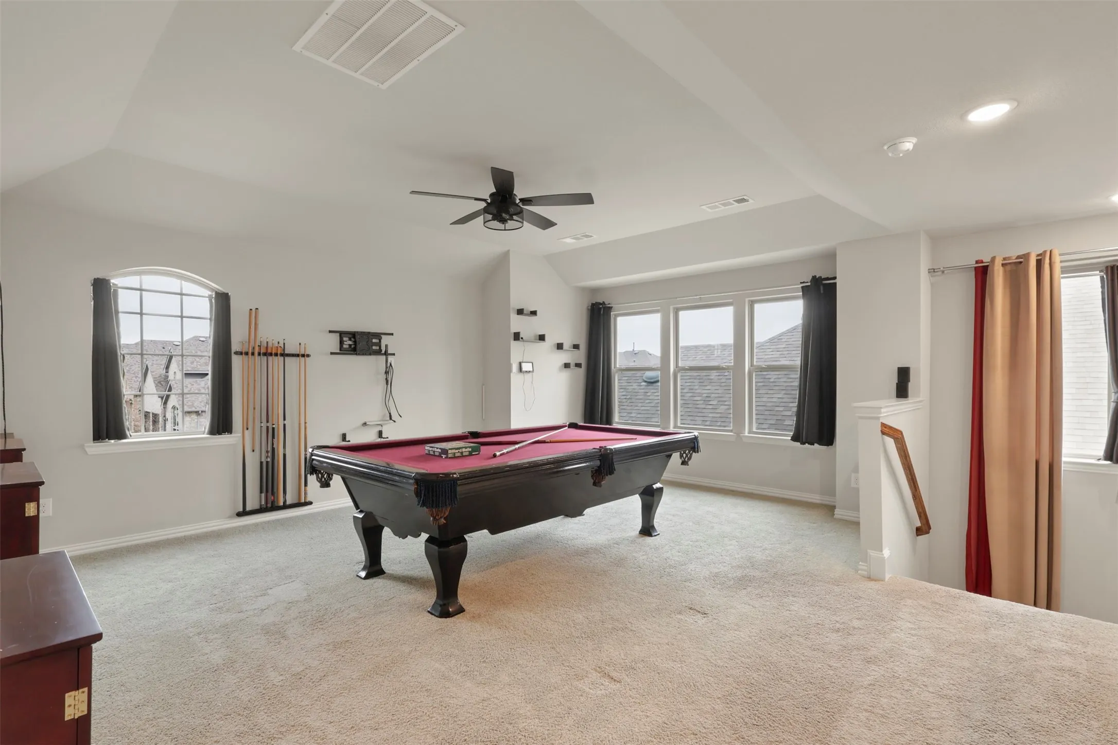 Single Family Residence For Rent in Denton County , 1144 Knoll Street, Little Elm, Texas 76227, 4 Bedroom, 3 Bathroom, 2 Garage spaces, 2,503 Sqft, built in 2020, mls#21346369, Real Estate Agent in Little Elm, Homes For Rent in Denton county, Homes For Rent in Little Elm, Realtor in Little Elm Texas, Real Estate Brokerage Independent Realty Texas, Luminita Cordes Realtor