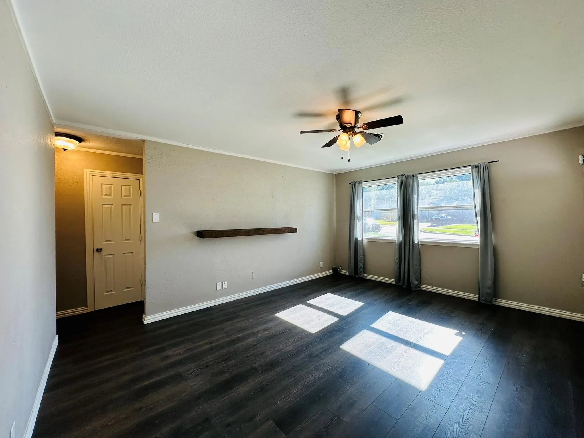 Single Family Residence For Rent in Dallas County , 14255 Queens Chapel Road, Farmers Branch, Texas 75234, 4 Bedrooms, 2 Bathrooms, Garage spaces, 1,548 Sqft, built in 1960, Price $2,300, mls#21346169, Real Estate Agent in Farmers Branch, Homes For Rent in Dallas county, Homes For Rent in Farmers Branch, Realtor in Farmers Branch Texas, Real Estate Brokerage Independent Realty Texas, Luminita Cordes Realtor