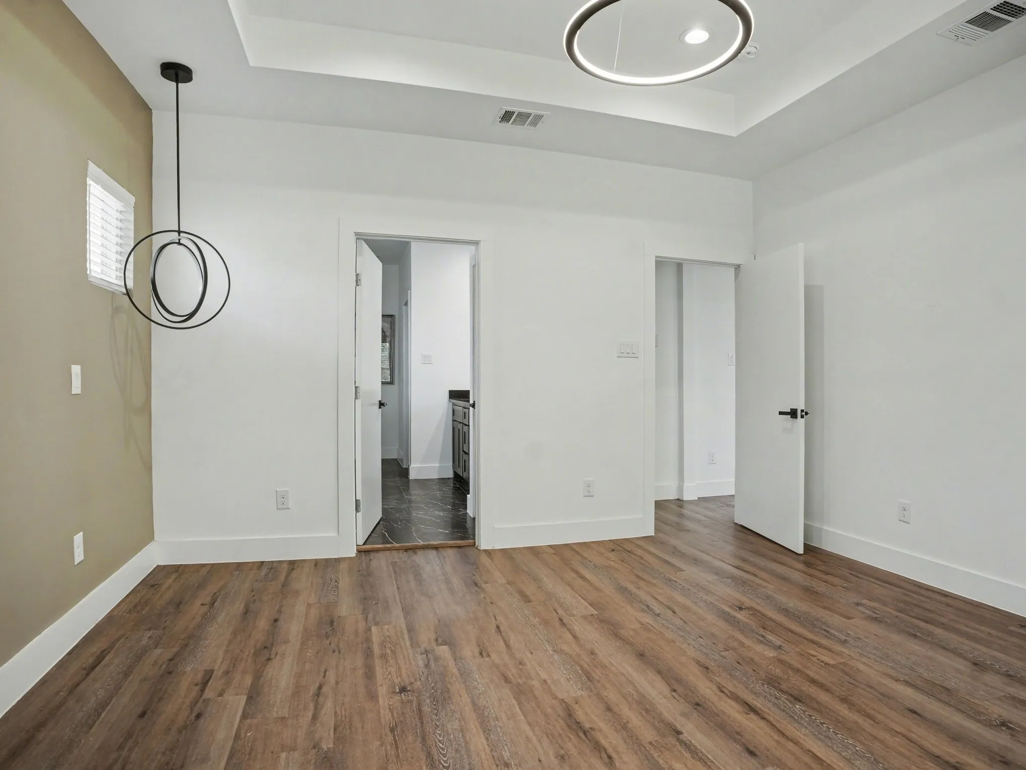Single Family Residence For Sale in Dallas County , 324 S Main Street, Cedar Hill, Texas 75104, 4 Bedroom, 3 Bathroom, 2 Garage spaces, 2,513 Sqft, built in 2023, mls#21343401, Real Estate Agent in Cedar Hill, Homes For Sale in Dallas county, Homes For Sale in Cedar Hill, Realtor in Cedar Hill Texas, Real Estate Brokerage Independent Realty Texas, Luminita Cordes Realtor