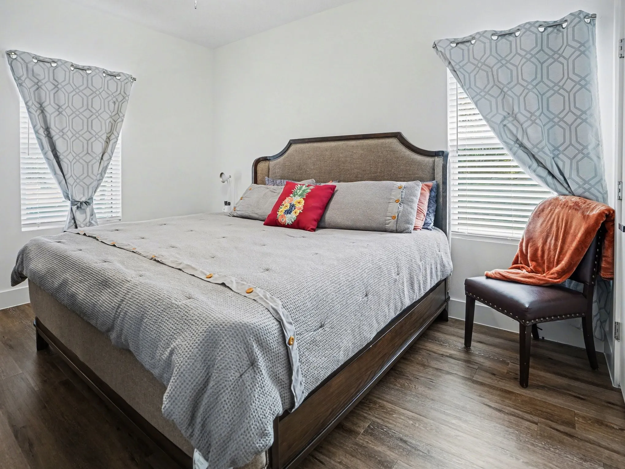 Single Family Residence For Sale in Dallas County , 324 S Main Street, Cedar Hill, Texas 75104, 4 Bedroom, 3 Bathroom, 2 Garage spaces, 2,513 Sqft, built in 2023, mls#21343401, Real Estate Agent in Cedar Hill, Homes For Sale in Dallas county, Homes For Sale in Cedar Hill, Realtor in Cedar Hill Texas, Real Estate Brokerage Independent Realty Texas, Luminita Cordes Realtor