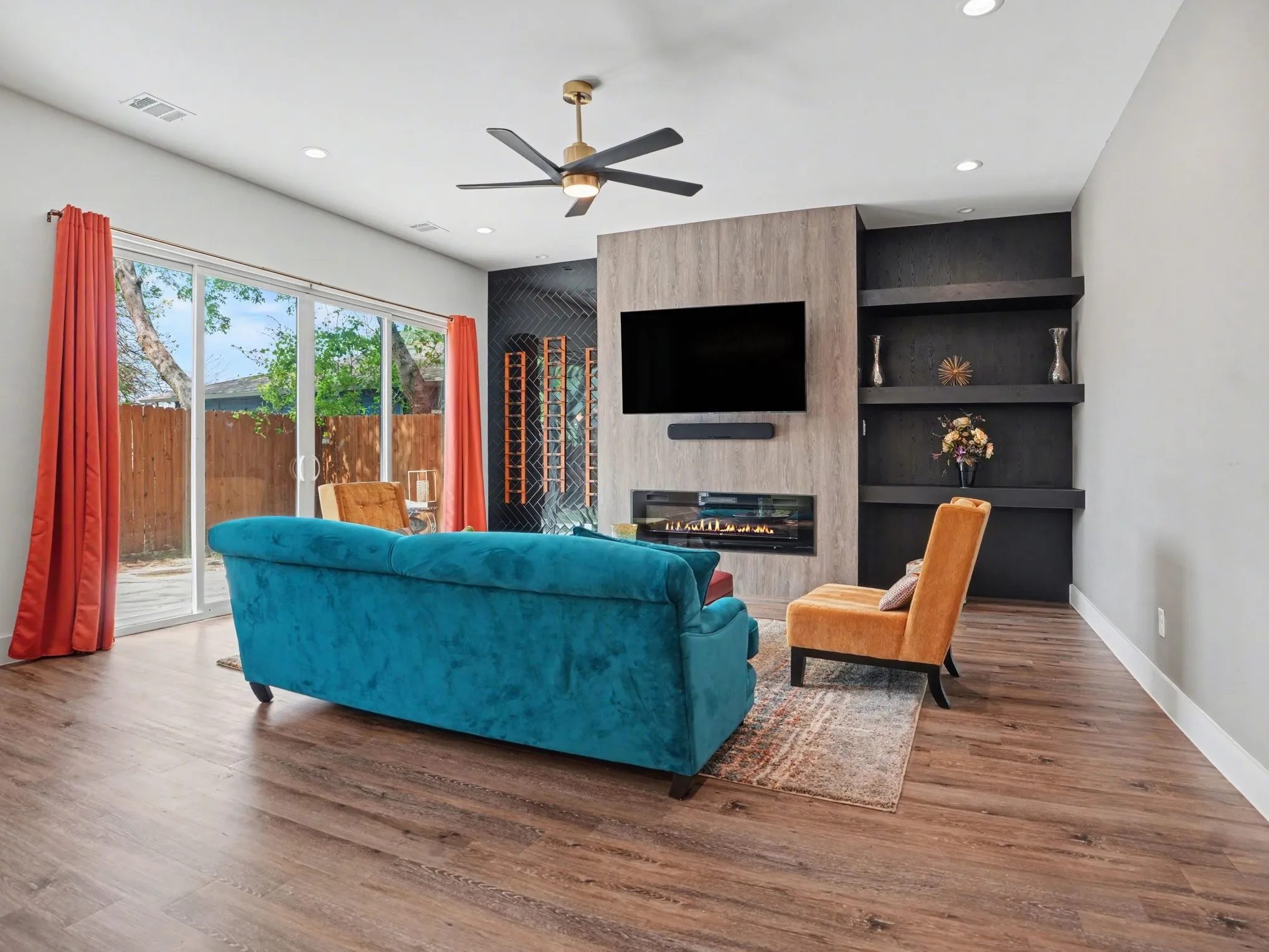 Single Family Residence For Sale in Dallas County , 324 S Main Street, Cedar Hill, Texas 75104, 4 Bedroom, 3 Bathroom, 2 Garage spaces, 2,513 Sqft, built in 2023, mls#21343401, Real Estate Agent in Cedar Hill, Homes For Sale in Dallas county, Homes For Sale in Cedar Hill, Realtor in Cedar Hill Texas, Real Estate Brokerage Independent Realty Texas, Luminita Cordes Realtor
