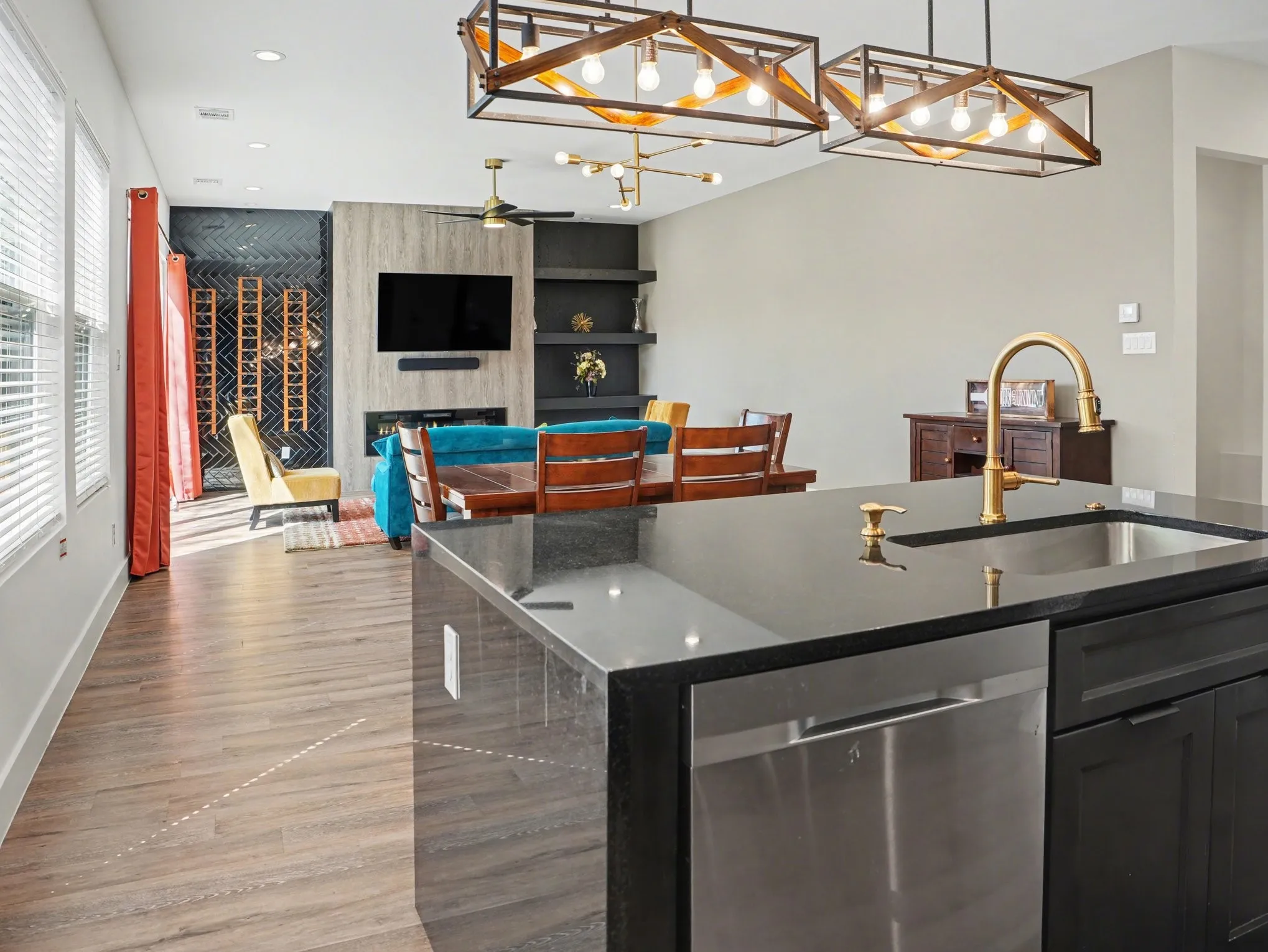 Single Family Residence For Sale in Dallas County , 324 S Main Street, Cedar Hill, Texas 75104, 4 Bedroom, 3 Bathroom, 2 Garage spaces, 2,513 Sqft, built in 2023, mls#21343401, Real Estate Agent in Cedar Hill, Homes For Sale in Dallas county, Homes For Sale in Cedar Hill, Realtor in Cedar Hill Texas, Real Estate Brokerage Independent Realty Texas, Luminita Cordes Realtor