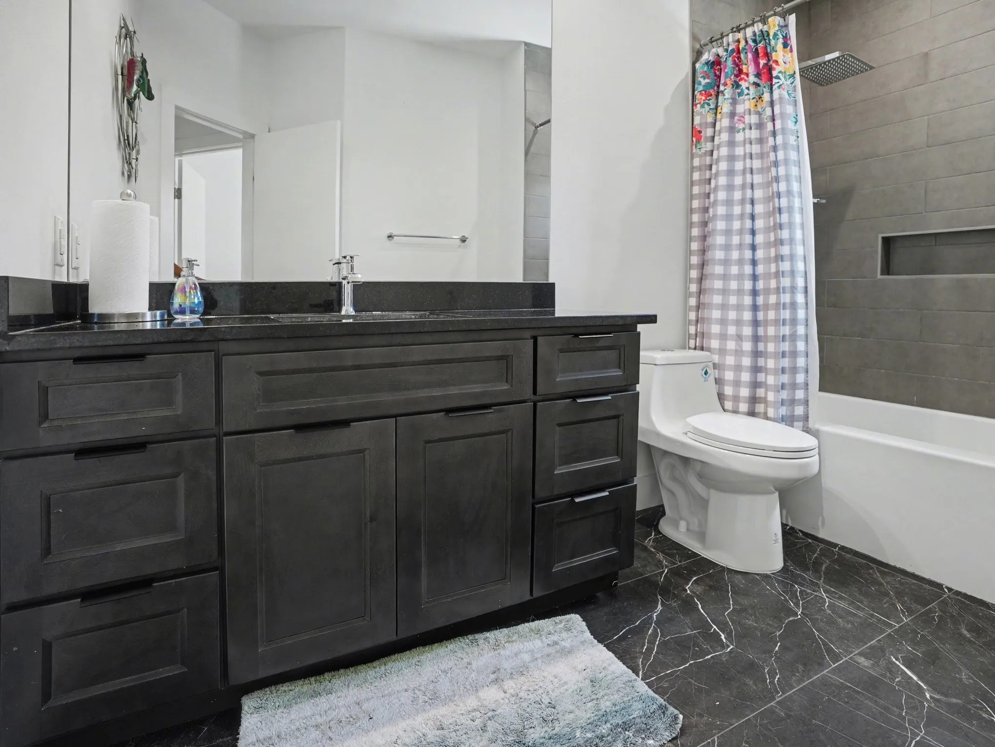 Single Family Residence For Sale in Dallas County , 324 S Main Street, Cedar Hill, Texas 75104, 4 Bedroom, 3 Bathroom, 2 Garage spaces, 2,513 Sqft, built in 2023, mls#21343401, Real Estate Agent in Cedar Hill, Homes For Sale in Dallas county, Homes For Sale in Cedar Hill, Realtor in Cedar Hill Texas, Real Estate Brokerage Independent Realty Texas, Luminita Cordes Realtor