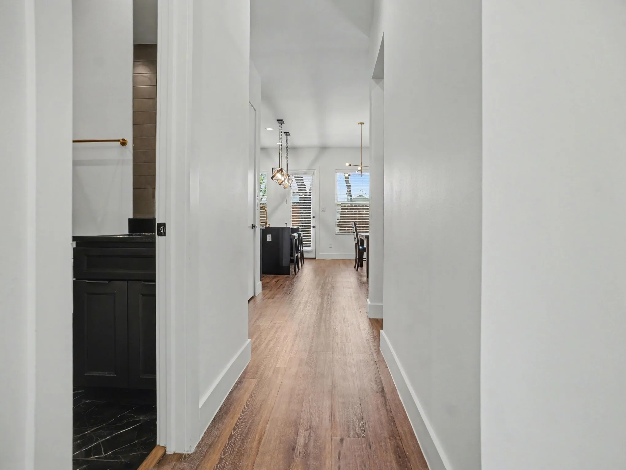 Single Family Residence For Sale in Dallas County , 324 S Main Street, Cedar Hill, Texas 75104, 4 Bedroom, 3 Bathroom, 2 Garage spaces, 2,513 Sqft, built in 2023, mls#21343401, Real Estate Agent in Cedar Hill, Homes For Sale in Dallas county, Homes For Sale in Cedar Hill, Realtor in Cedar Hill Texas, Real Estate Brokerage Independent Realty Texas, Luminita Cordes Realtor
