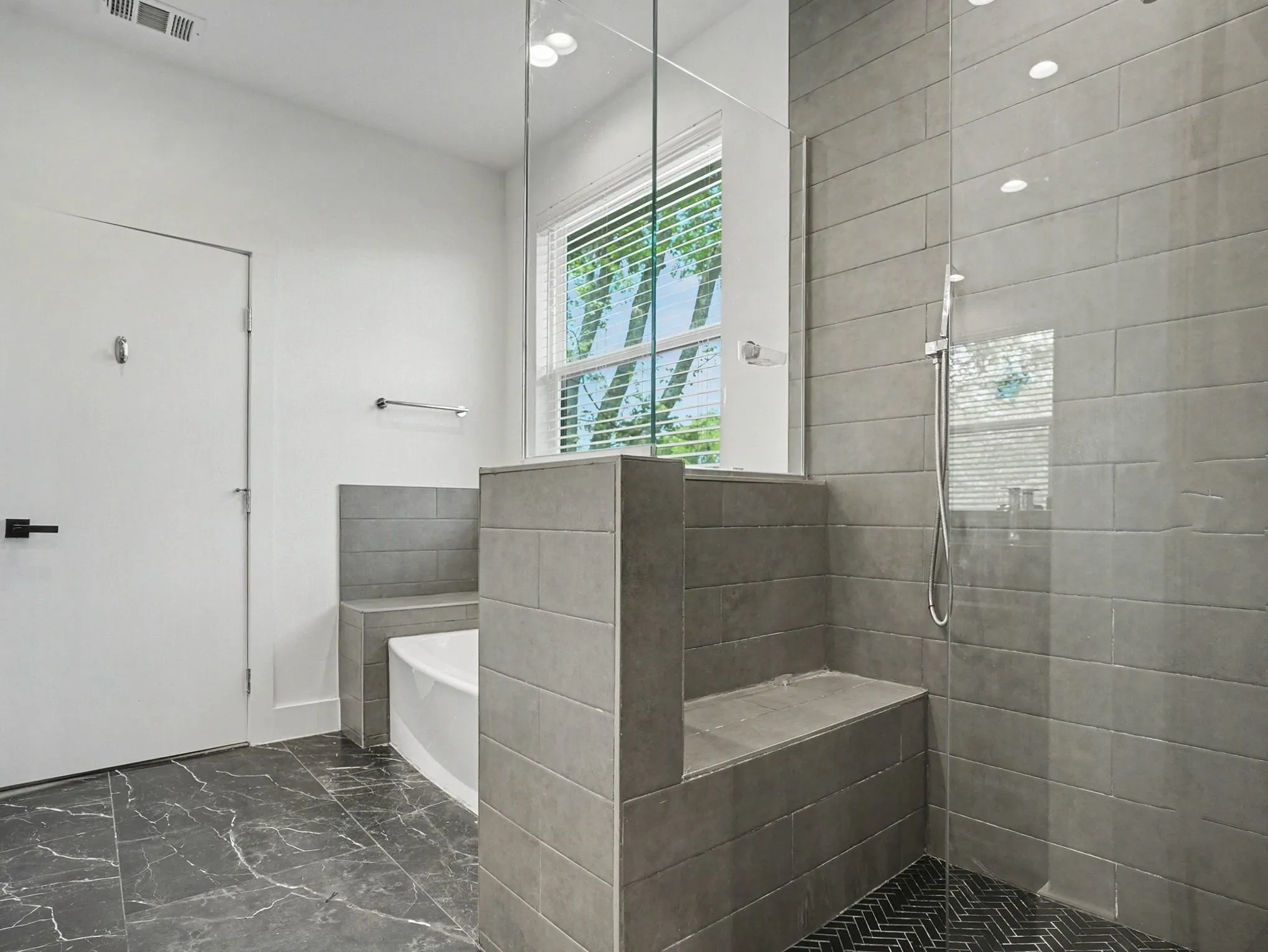 Single Family Residence For Sale in Dallas County , 324 S Main Street, Cedar Hill, Texas 75104, 4 Bedroom, 3 Bathroom, 2 Garage spaces, 2,513 Sqft, built in 2023, mls#21343401, Real Estate Agent in Cedar Hill, Homes For Sale in Dallas county, Homes For Sale in Cedar Hill, Realtor in Cedar Hill Texas, Real Estate Brokerage Independent Realty Texas, Luminita Cordes Realtor