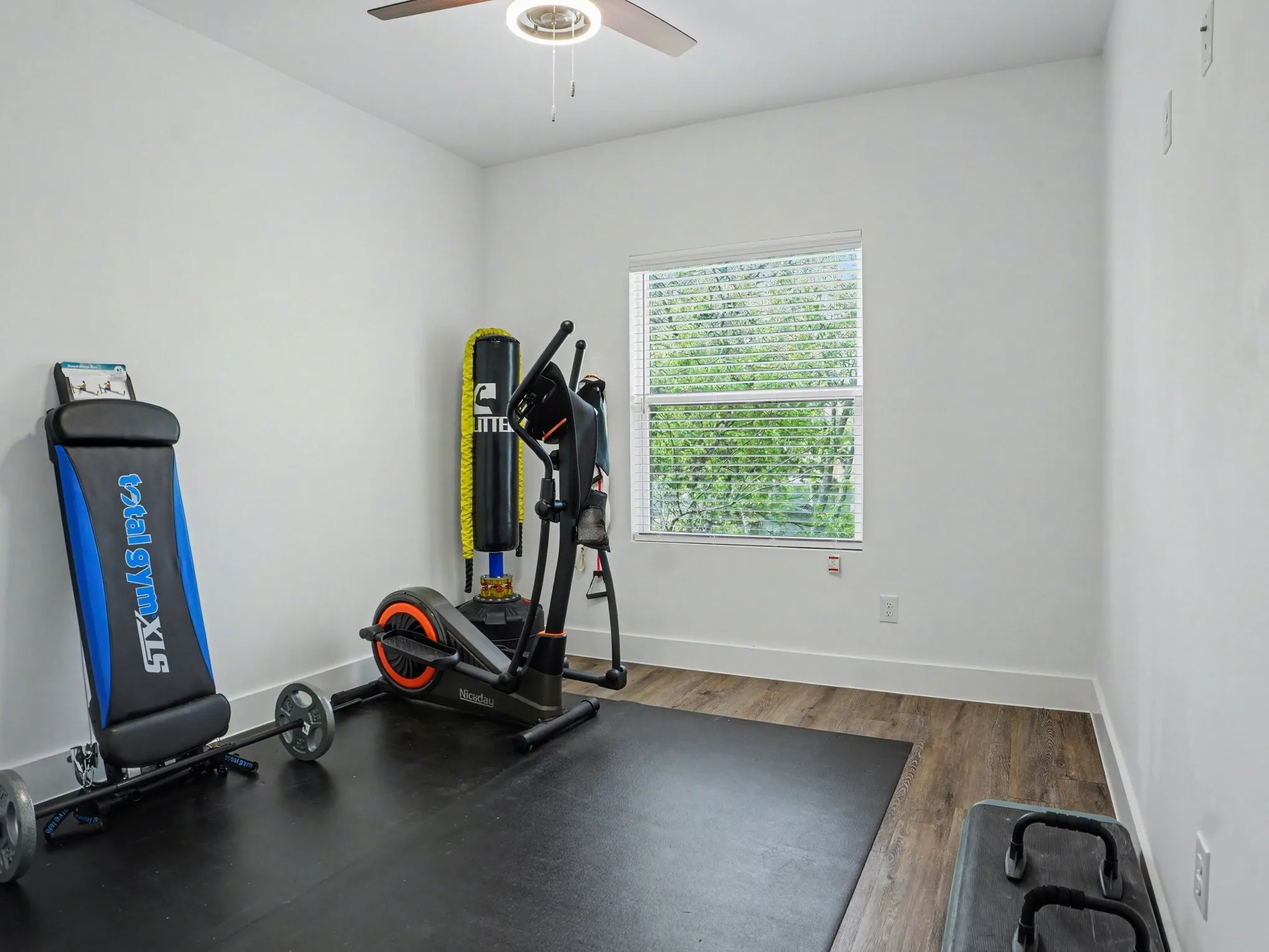 Single Family Residence For Sale in Dallas County , 324 S Main Street, Cedar Hill, Texas 75104, 4 Bedroom, 3 Bathroom, 2 Garage spaces, 2,513 Sqft, built in 2023, mls#21343401, Real Estate Agent in Cedar Hill, Homes For Sale in Dallas county, Homes For Sale in Cedar Hill, Realtor in Cedar Hill Texas, Real Estate Brokerage Independent Realty Texas, Luminita Cordes Realtor