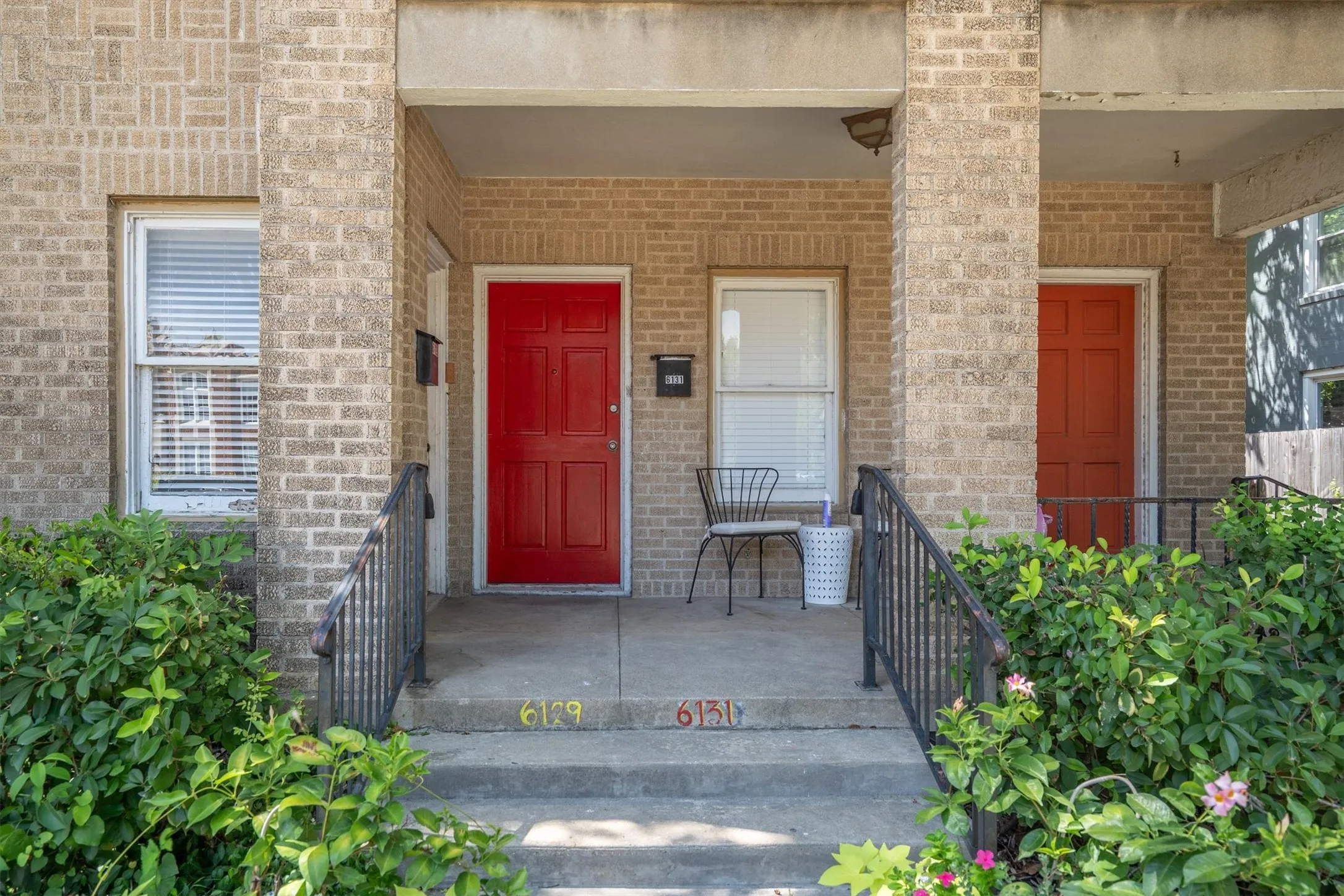 Duplex For Rent in Dallas County , 6131 Reiger Ave Avenue, Dallas, Texas 75214, 2 Bedroom, 1 Bathroom, Garage spaces, 1,229 Sqft, built in 1929, mls#21346355, Real Estate Agent in Dallas, Homes For Rent in Dallas county, Homes For Rent in Dallas, Realtor in Dallas Texas, Real Estate Brokerage Independent Realty Texas, Luminita Cordes Realtor