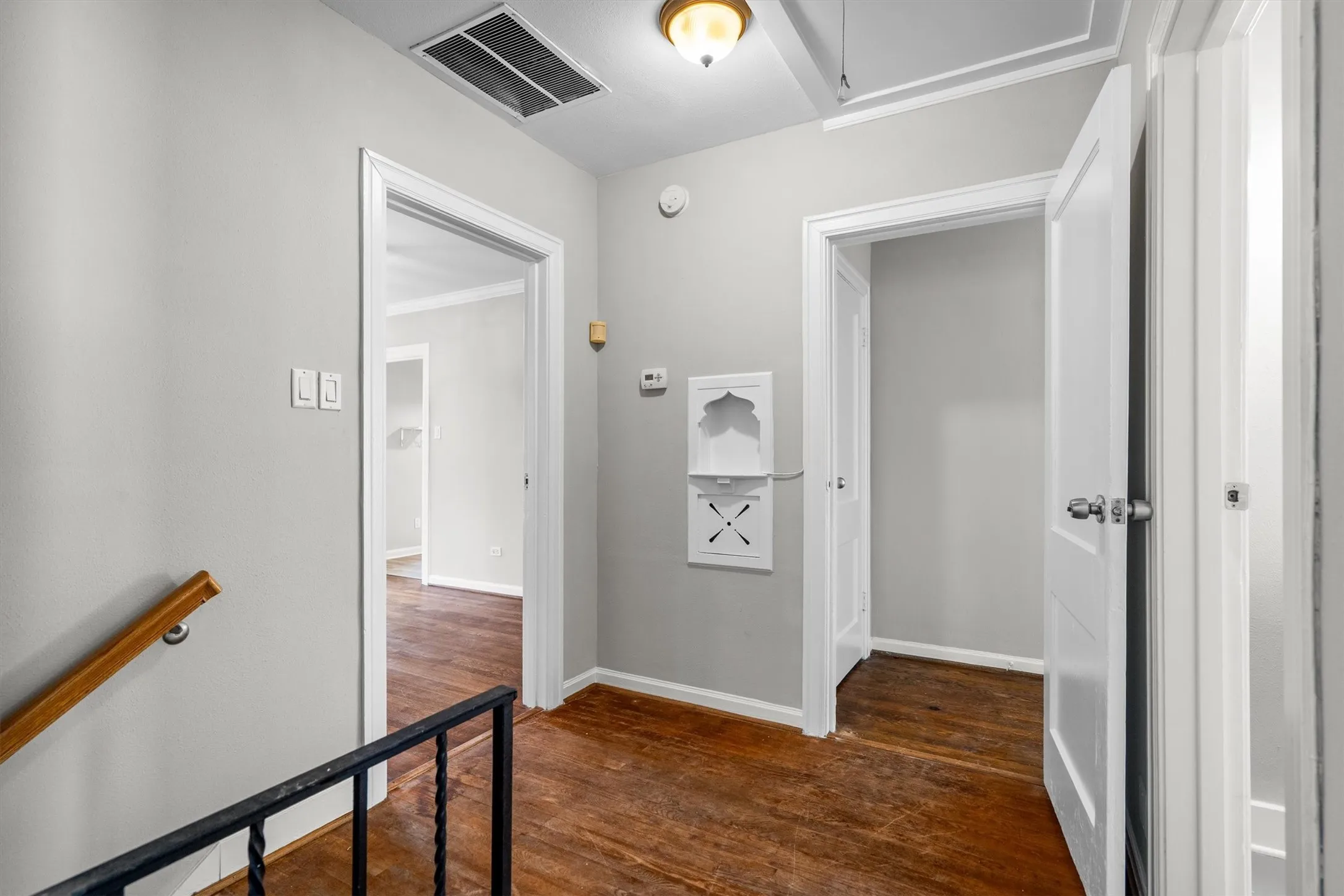 Duplex For Rent in Dallas County , 6131 Reiger Ave Avenue, Dallas, Texas 75214, 2 Bedroom, 1 Bathroom, Garage spaces, 1,229 Sqft, built in 1929, mls#21346355, Real Estate Agent in Dallas, Homes For Rent in Dallas county, Homes For Rent in Dallas, Realtor in Dallas Texas, Real Estate Brokerage Independent Realty Texas, Luminita Cordes Realtor